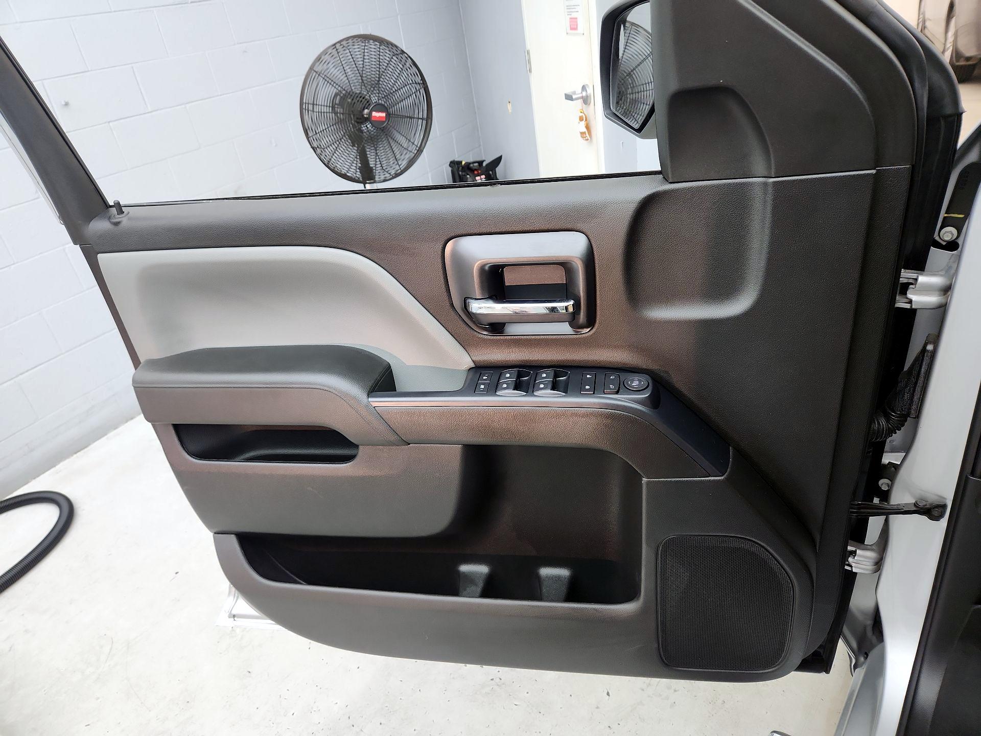 Thumbnail: 2019 Chevrolet Silverado 1500 - 12