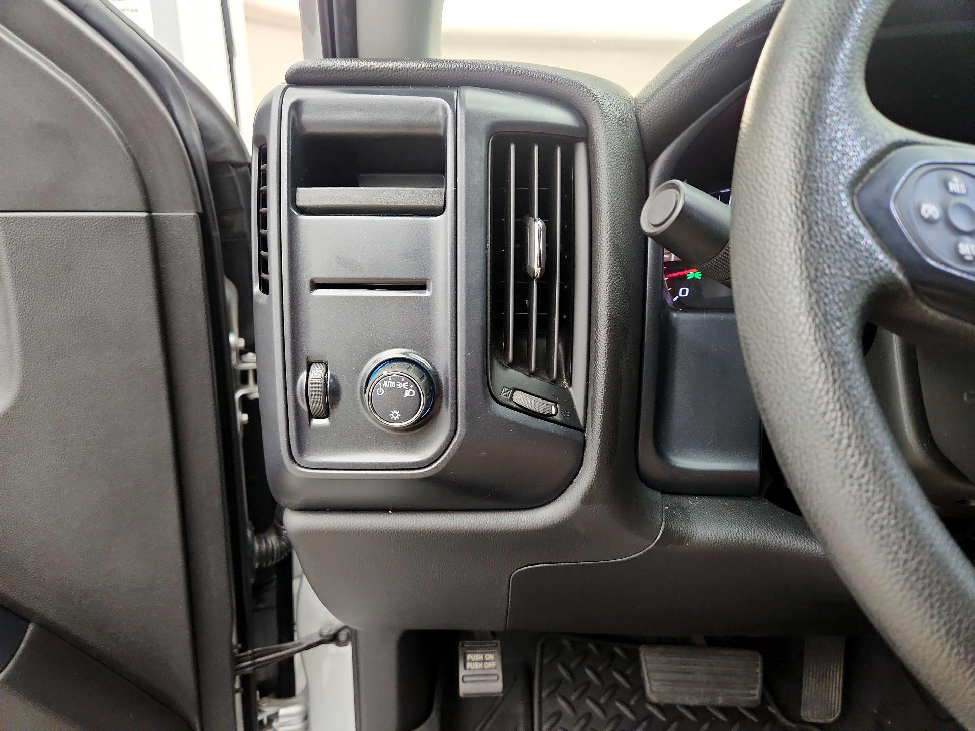 Thumbnail: 2019 Chevrolet Silverado 1500 - 13