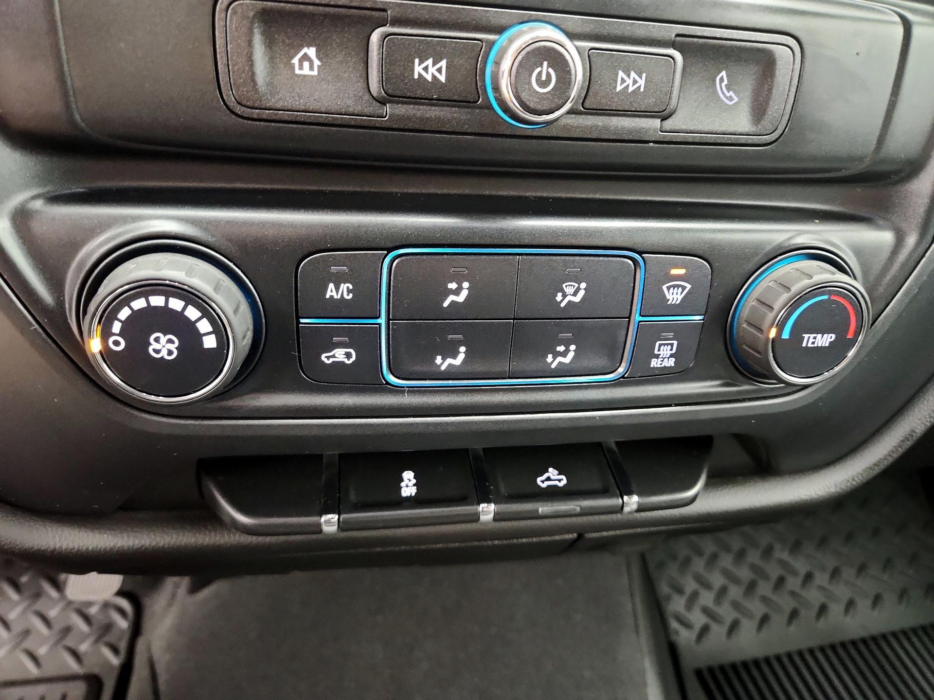 Thumbnail: 2019 Chevrolet Silverado 1500 - 16