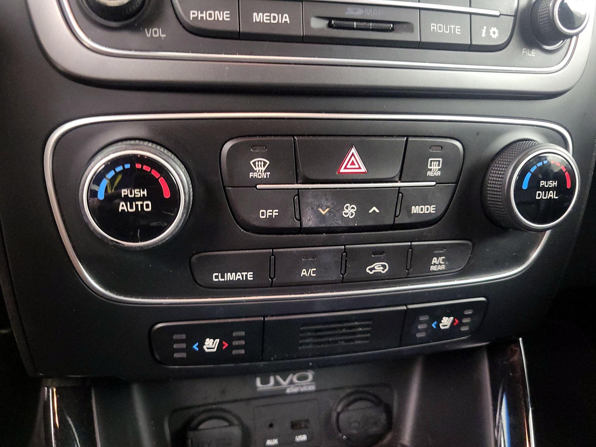 Thumbnail: 2014 Kia Sorento - 16