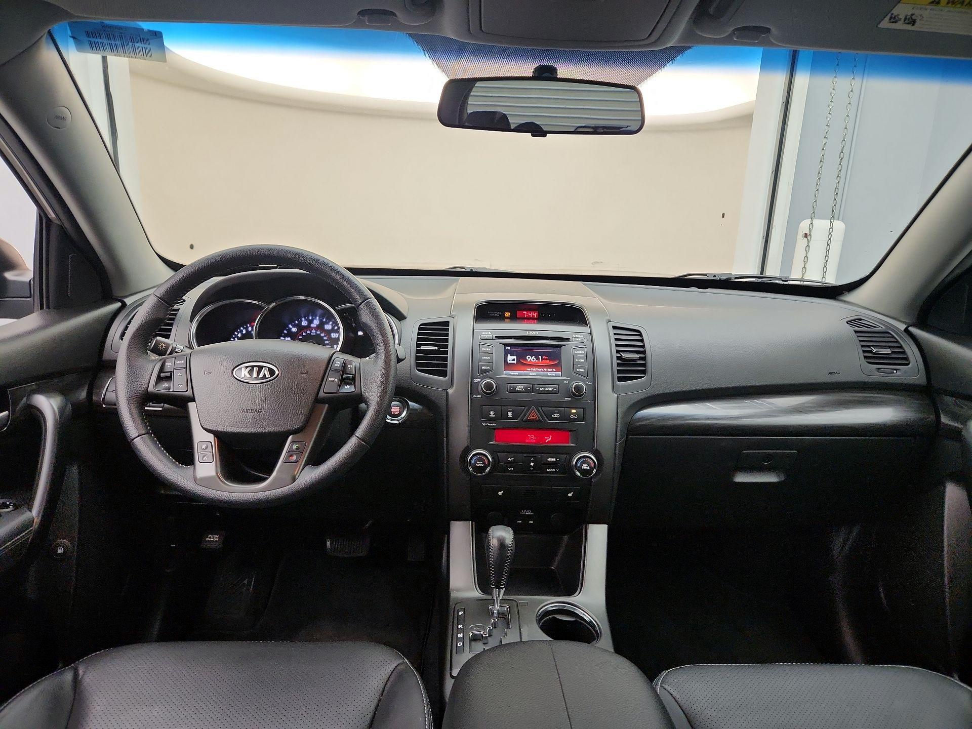 Thumbnail: 2013 Kia Sorento - 9