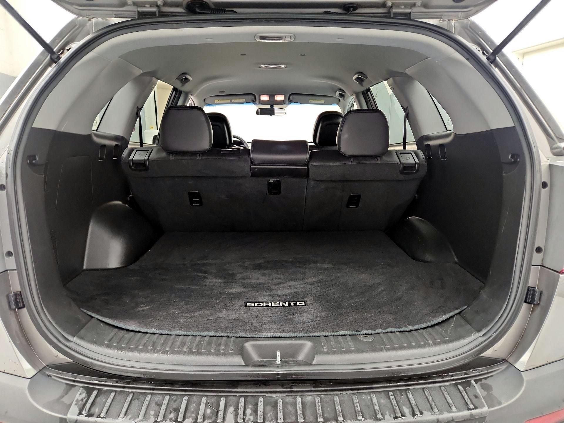 Thumbnail: 2013 Kia Sorento - 20