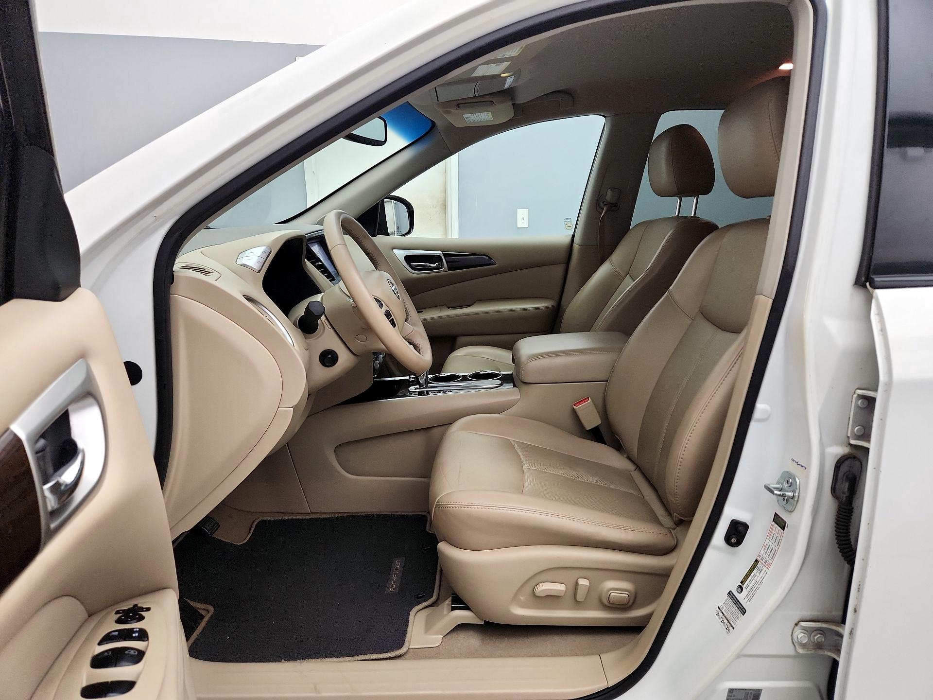 Thumbnail: 2014 Nissan Pathfinder - 11