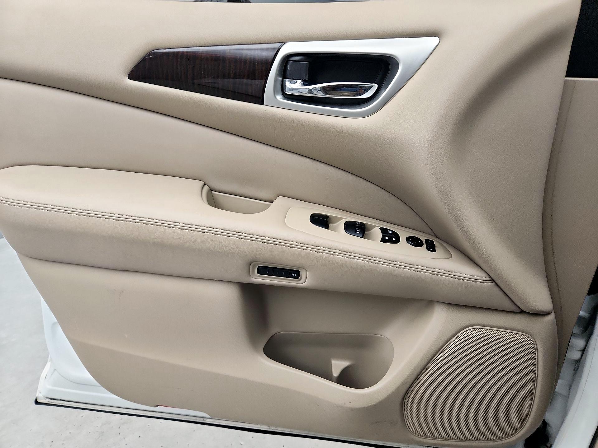 Thumbnail: 2014 Nissan Pathfinder - 12