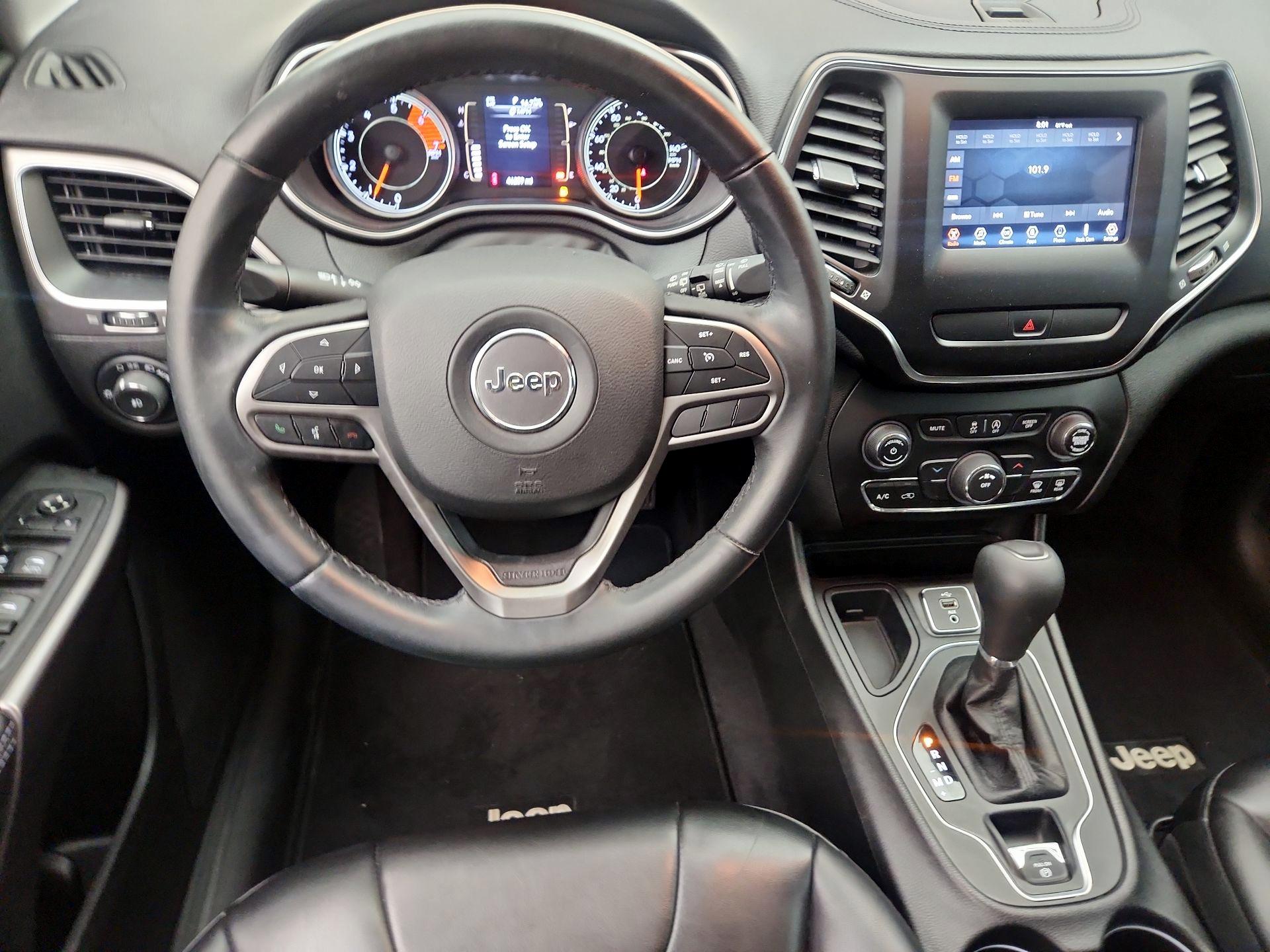 Thumbnail: 2019 Jeep Cherokee - 10