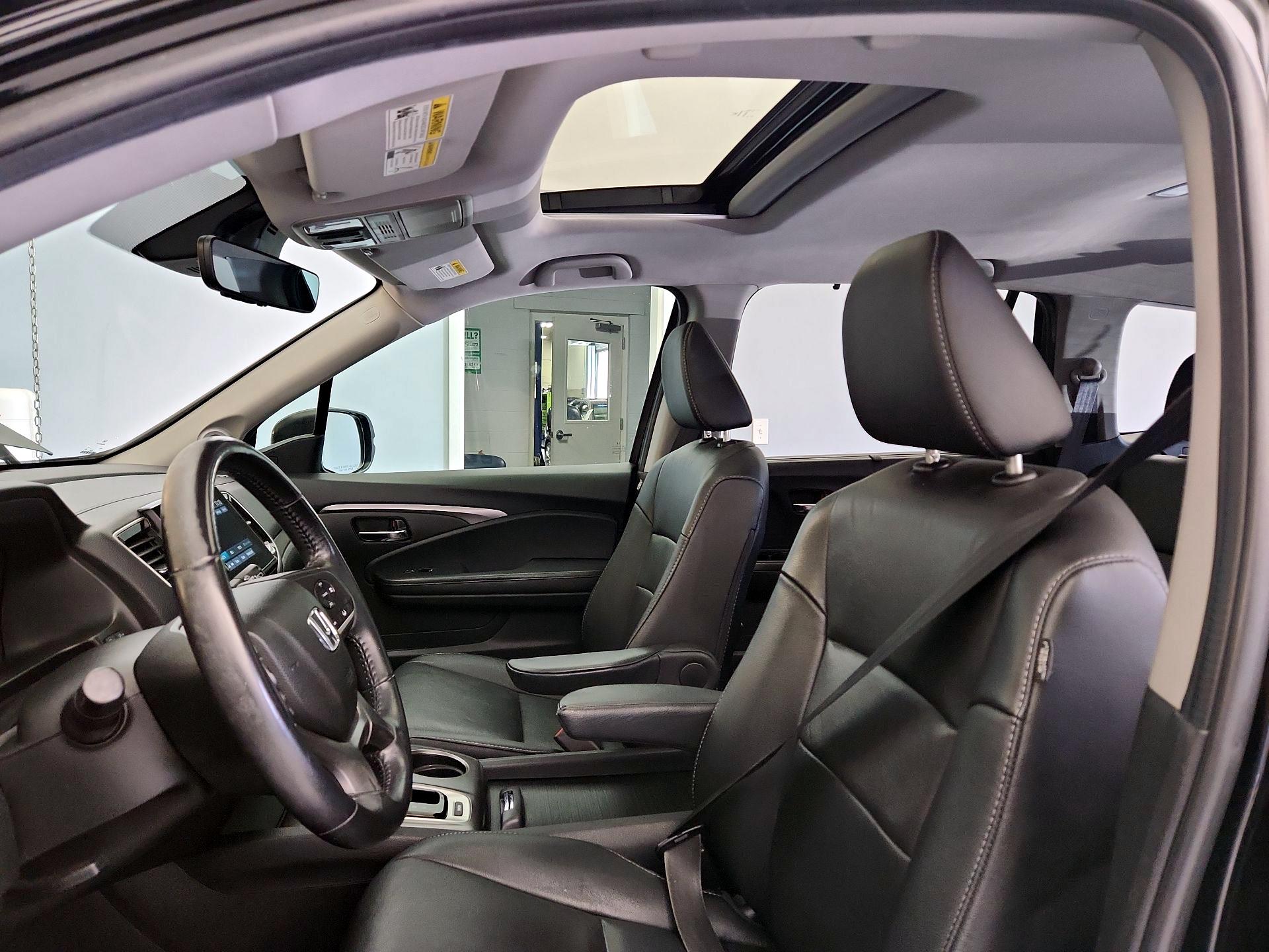 Thumbnail: 2020 Honda Pilot - 19