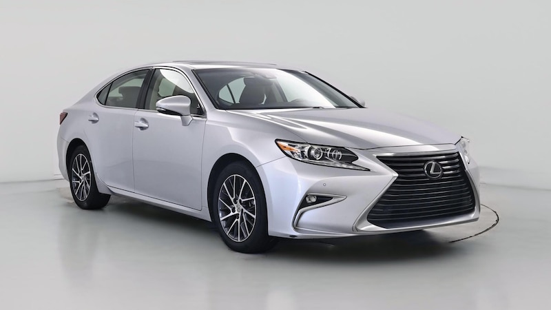 2016 Lexus ES 350 Hero Image