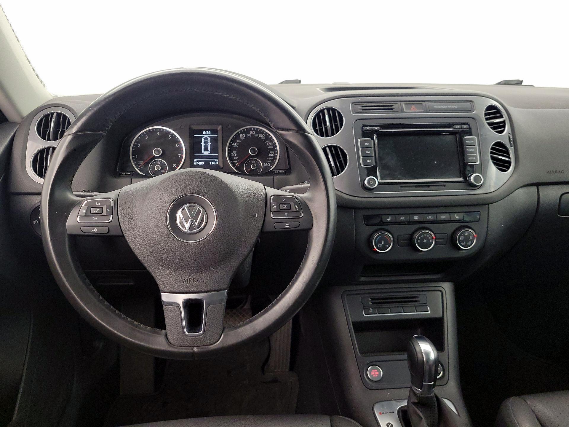 Thumbnail: 2014 Volkswagen Tiguan - 10