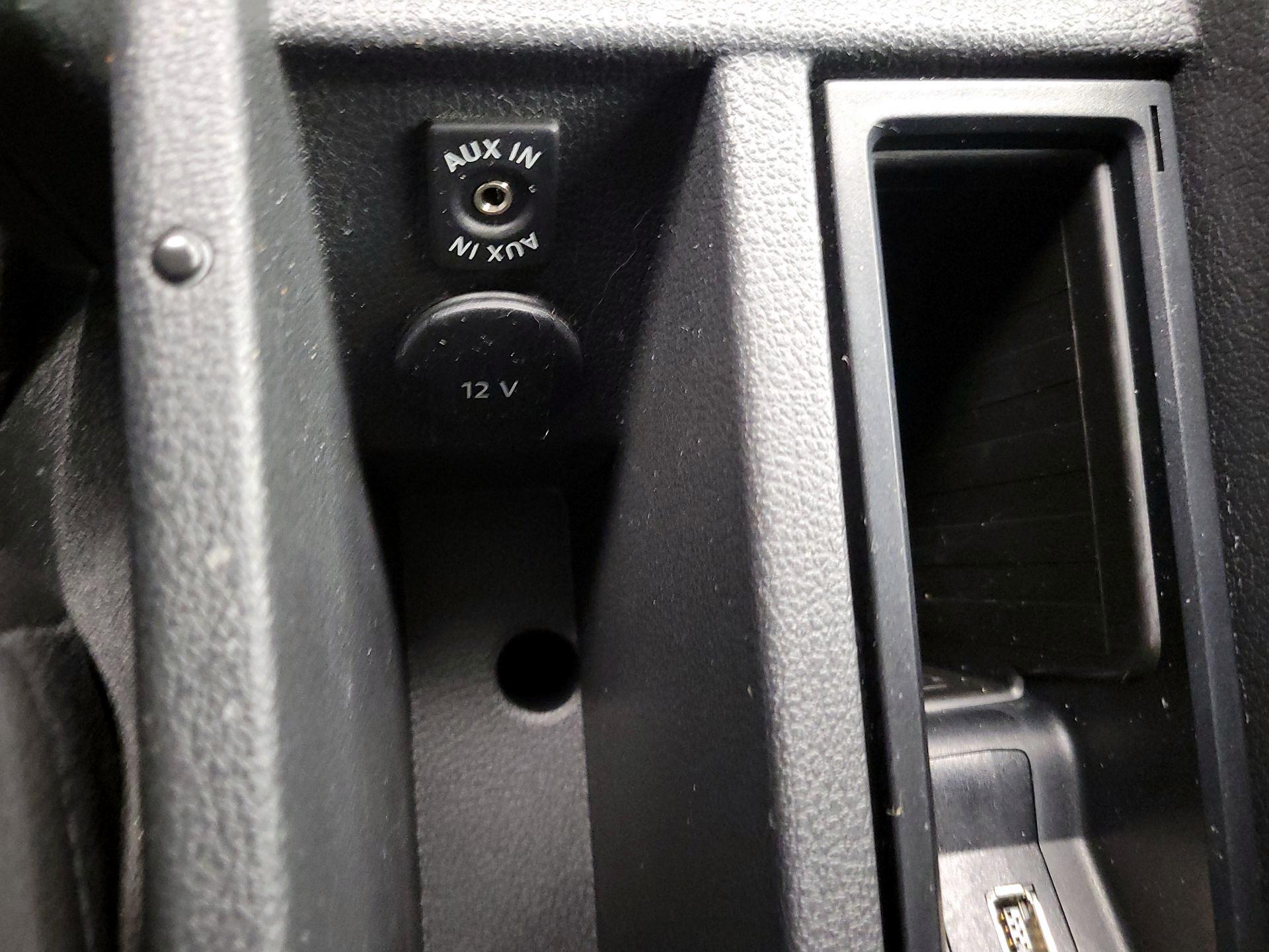 Thumbnail: 2014 Volkswagen Tiguan - 18