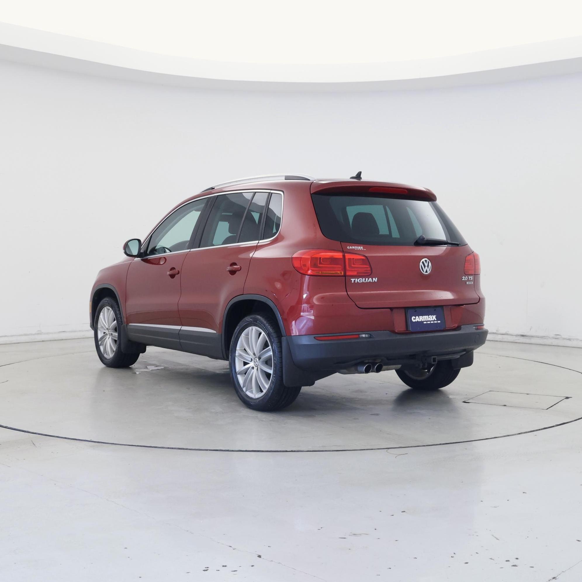 Thumbnail: 2014 Volkswagen Tiguan - 2