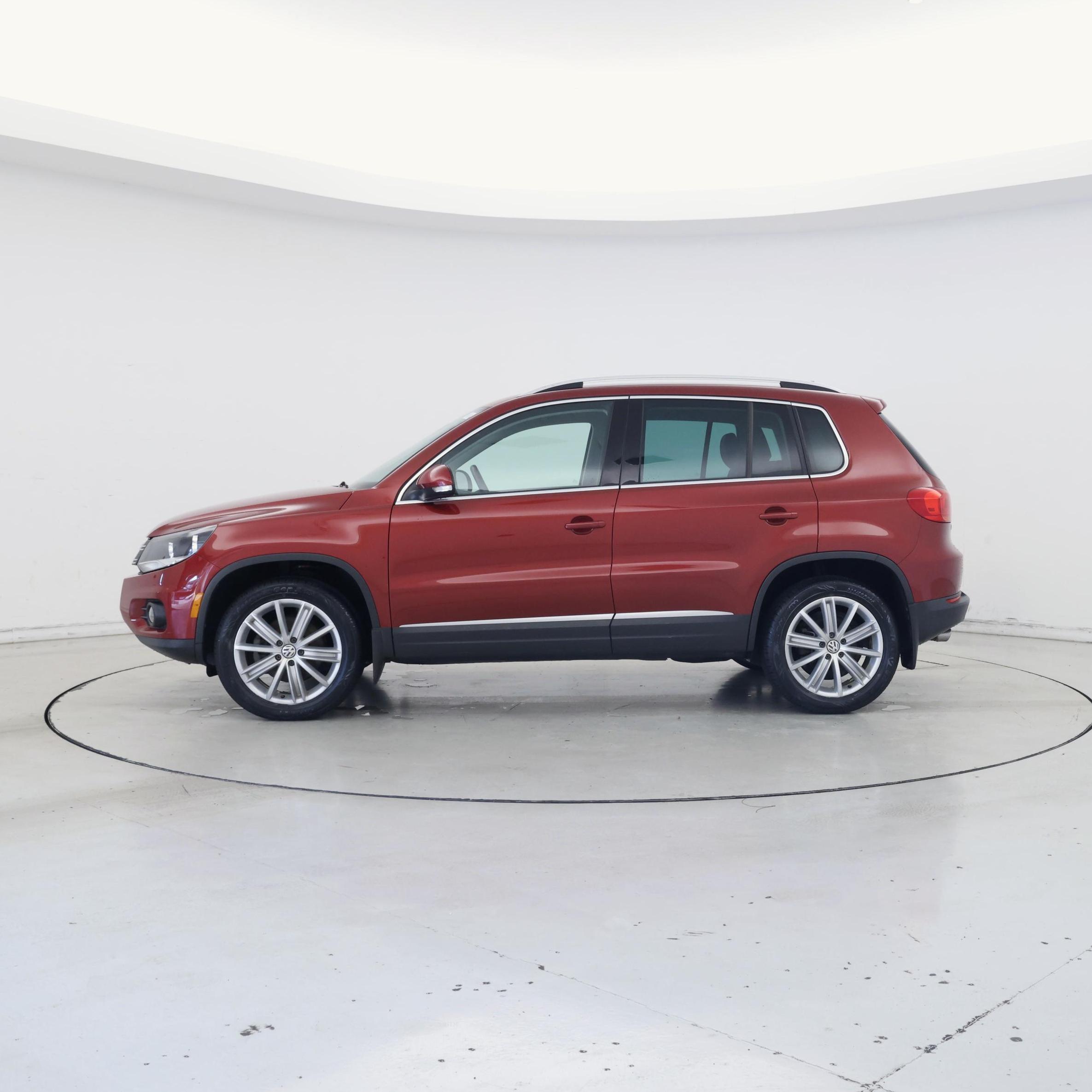 Thumbnail: 2014 Volkswagen Tiguan - 3