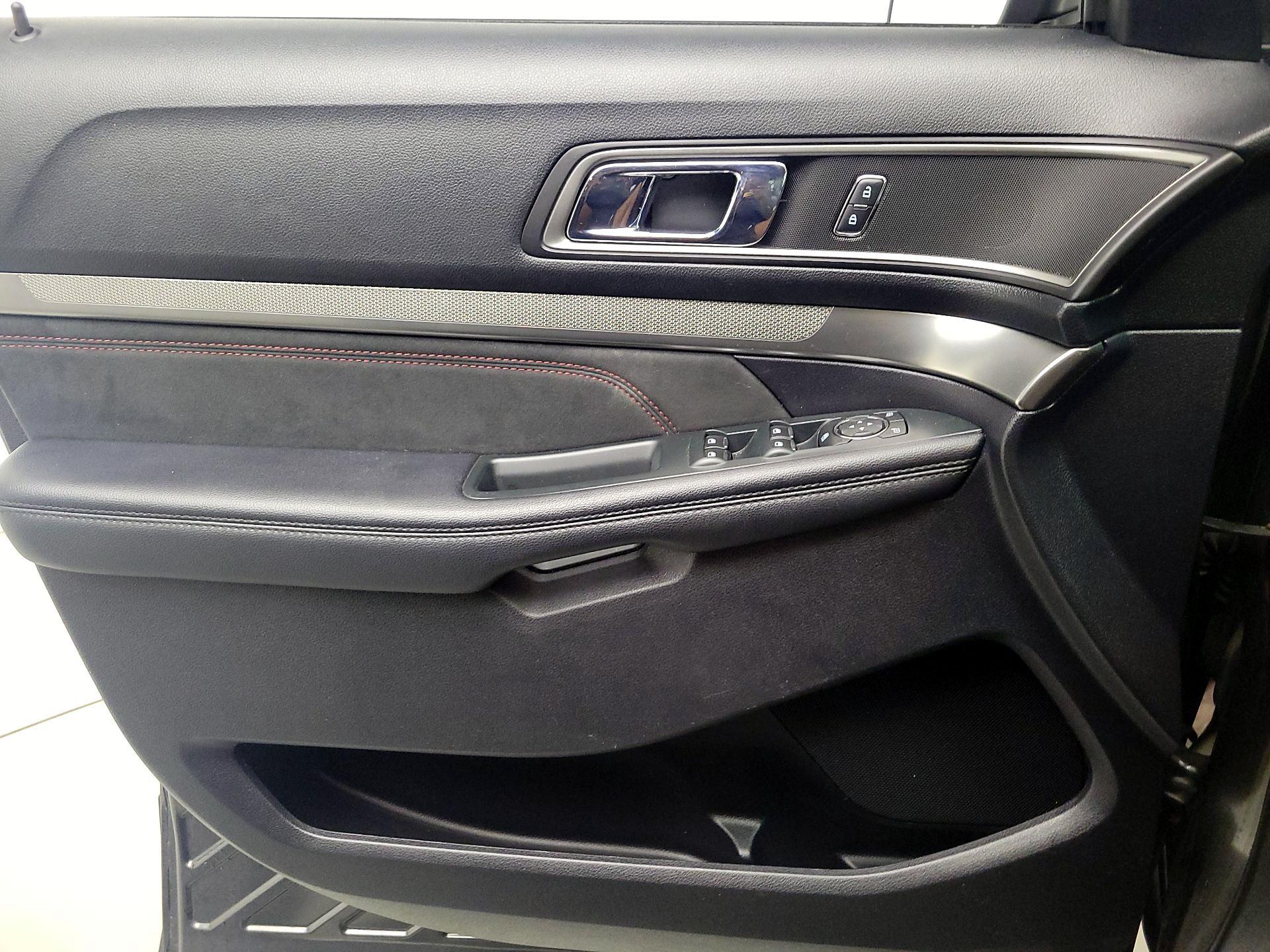 Thumbnail: 2019 Ford Explorer - 12