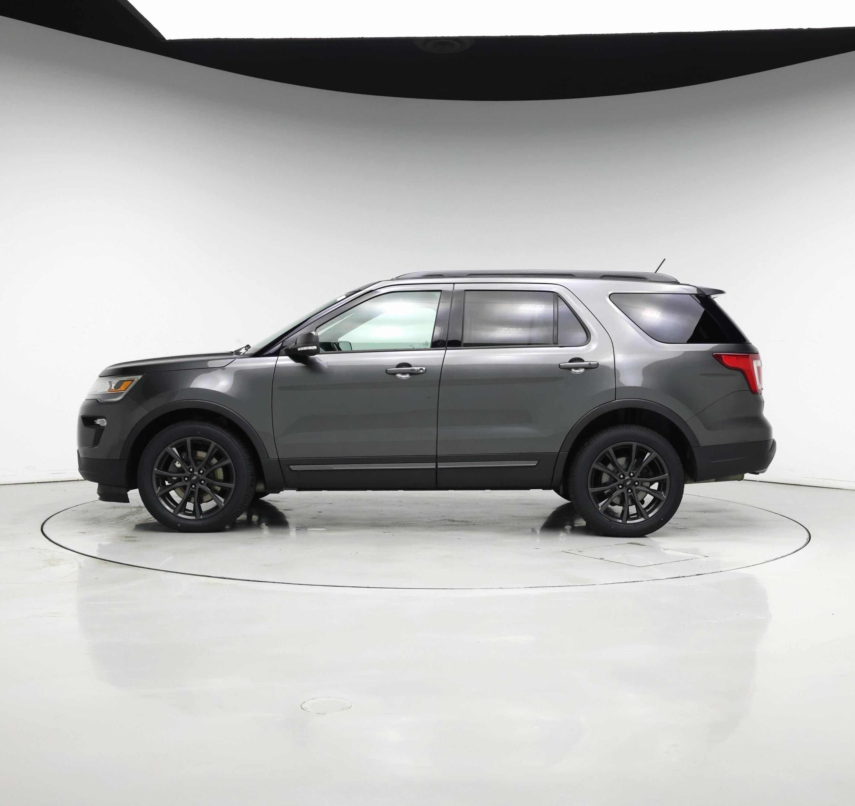 Thumbnail: 2019 Ford Explorer - 3