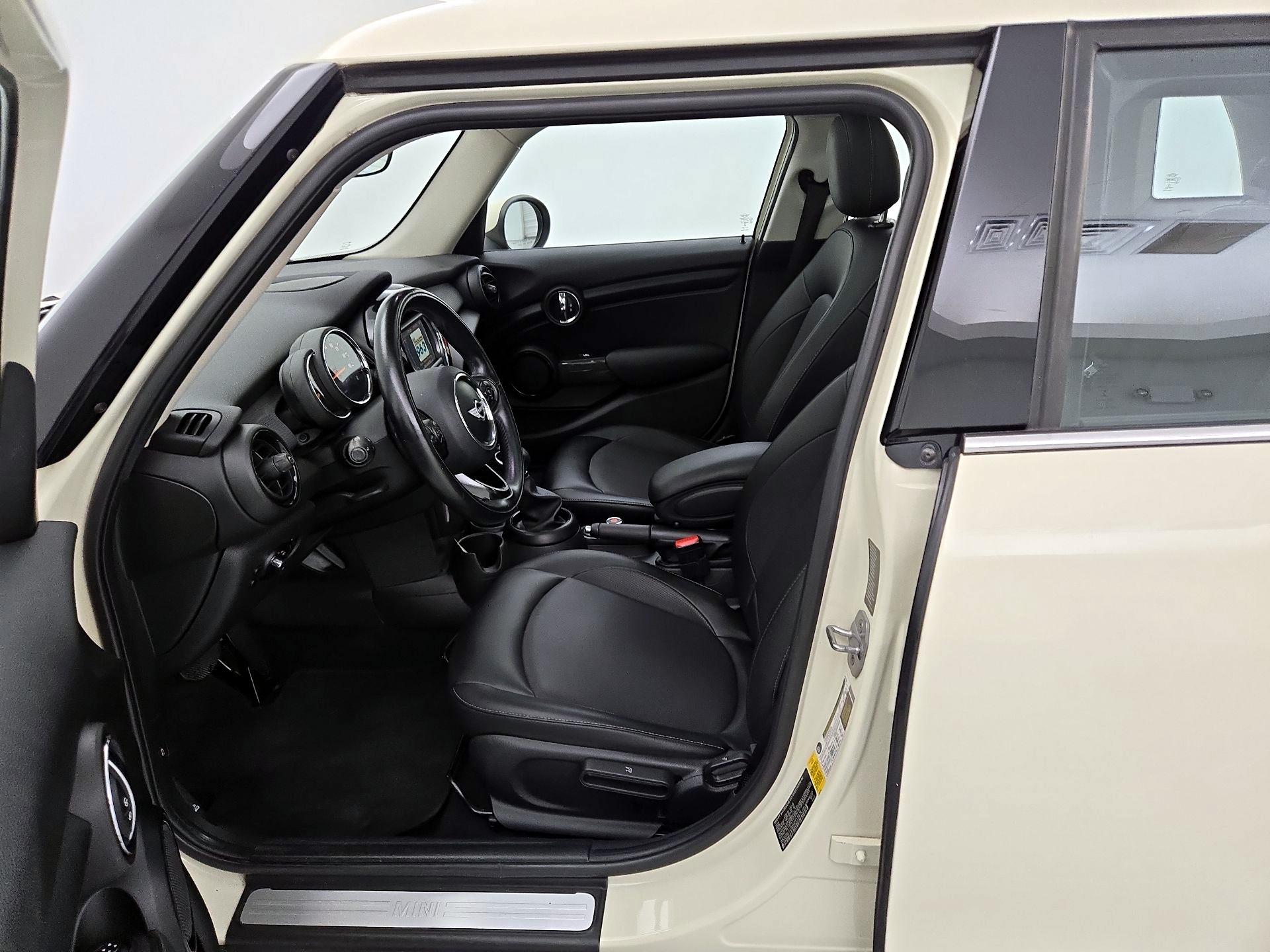 Thumbnail: 2017 MINI Cooper Hardtop - 11