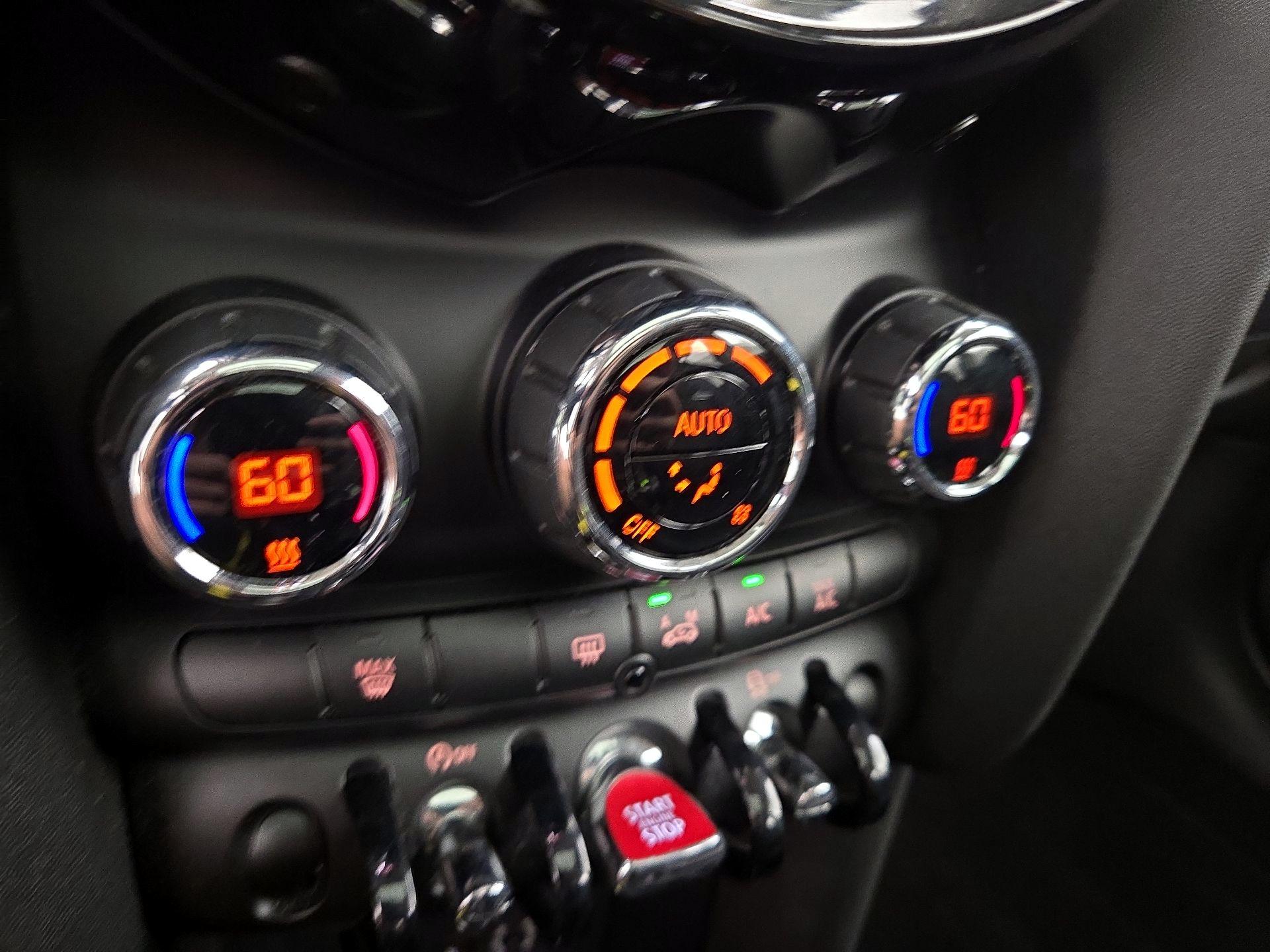 Thumbnail: 2017 MINI Cooper Hardtop - 15