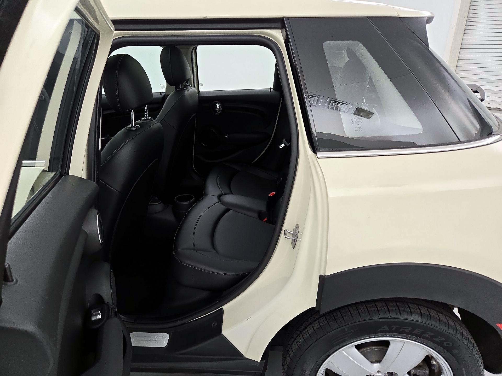 Thumbnail: 2017 MINI Cooper Hardtop - 19