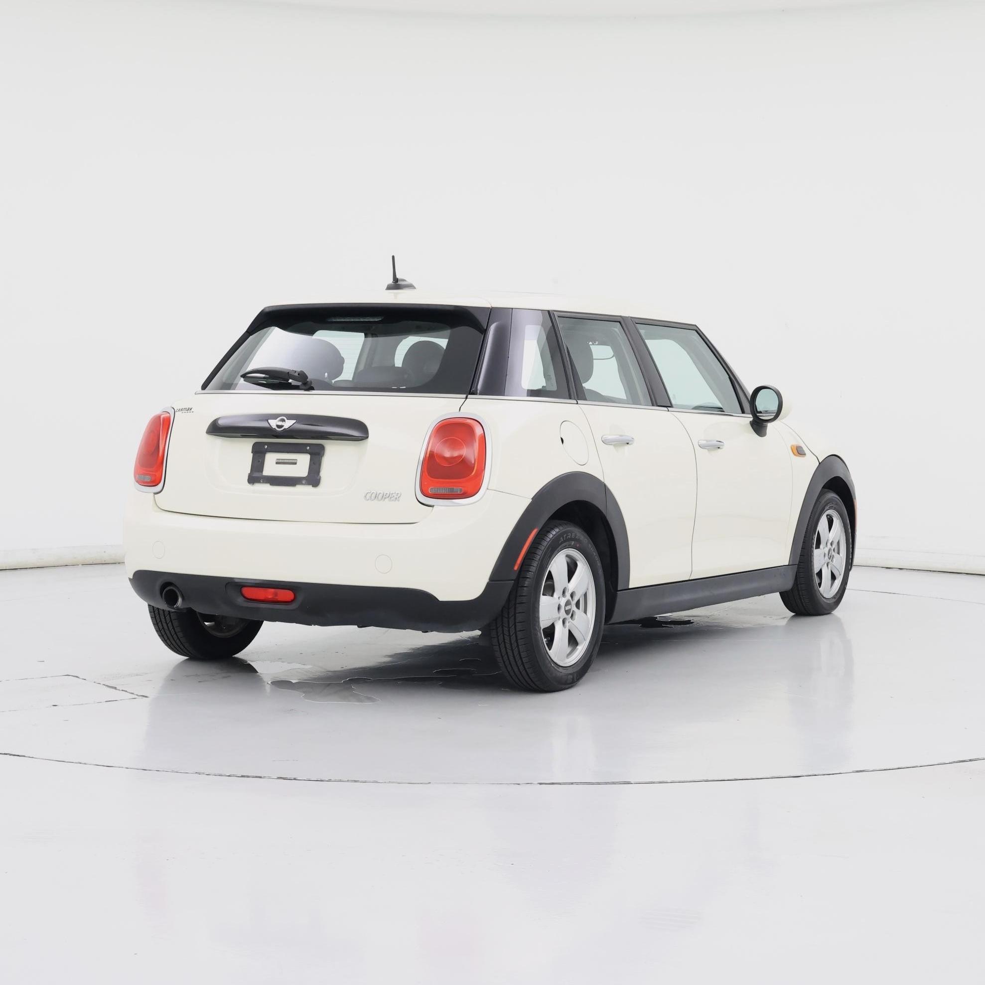 Thumbnail: 2017 MINI Cooper Hardtop - 8