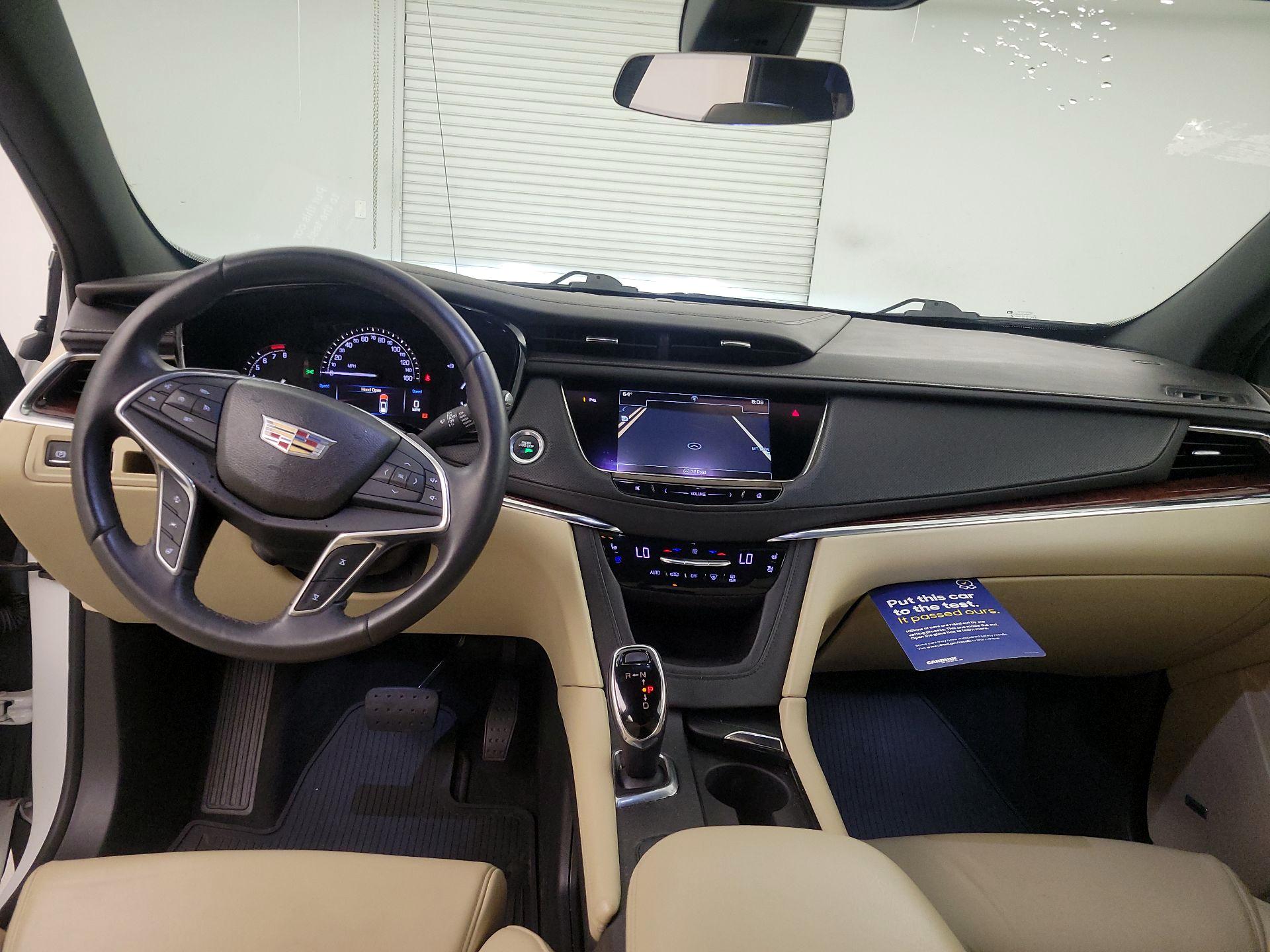 Thumbnail: 2017 Cadillac XT5 - 9