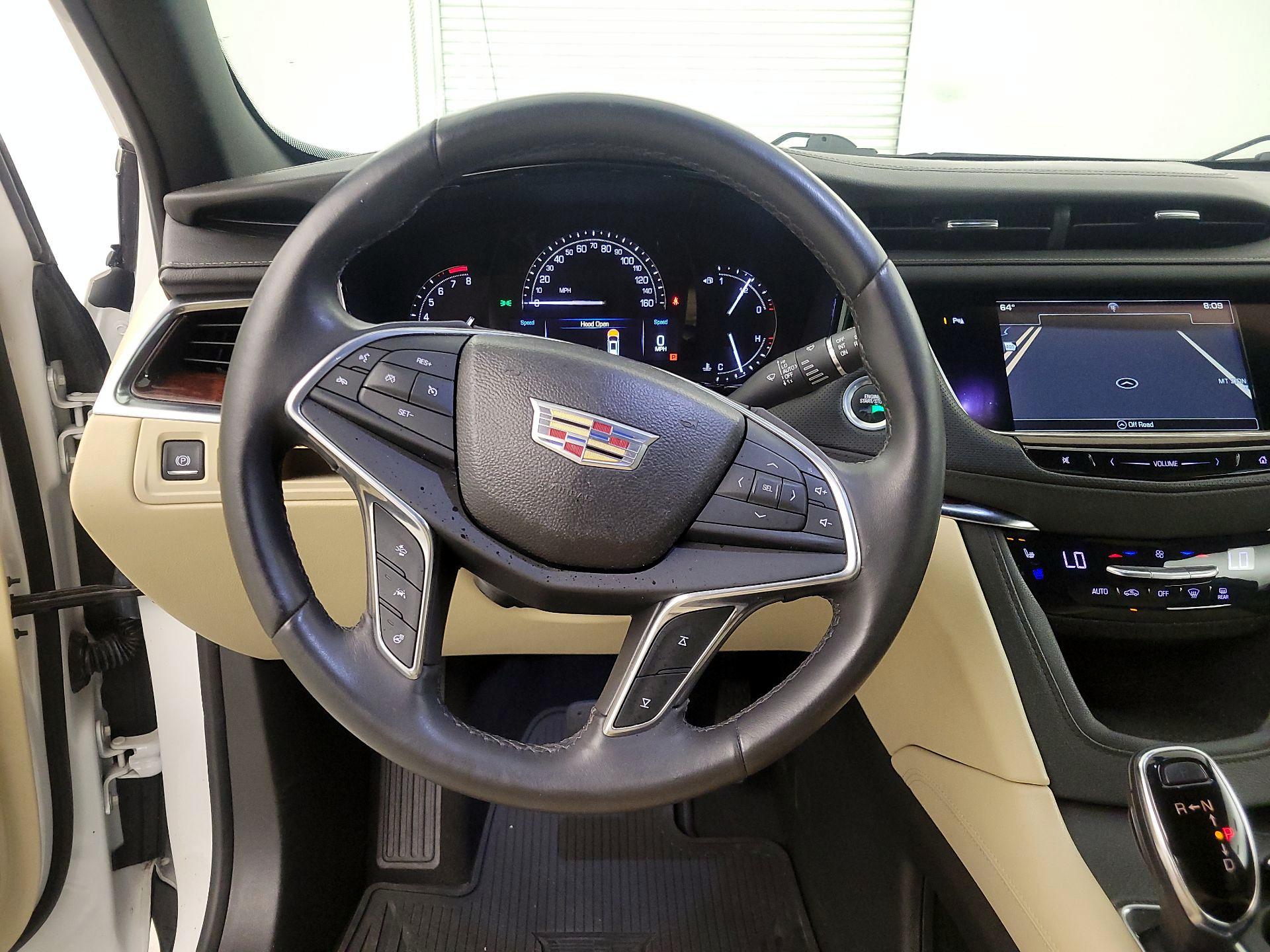 Thumbnail: 2017 Cadillac XT5 - 10