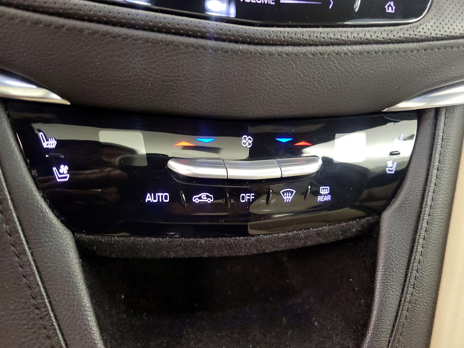 Thumbnail: 2017 Cadillac XT5 - 17