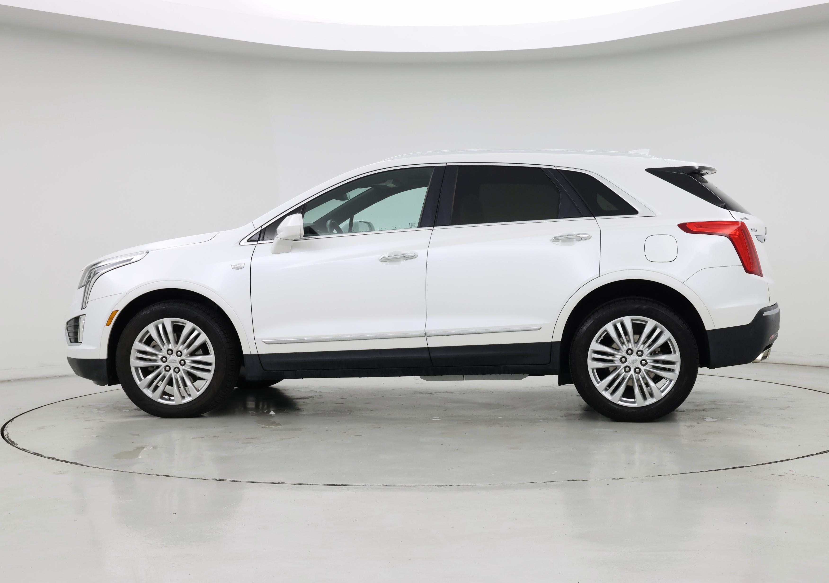 Thumbnail: 2017 Cadillac XT5 - 3
