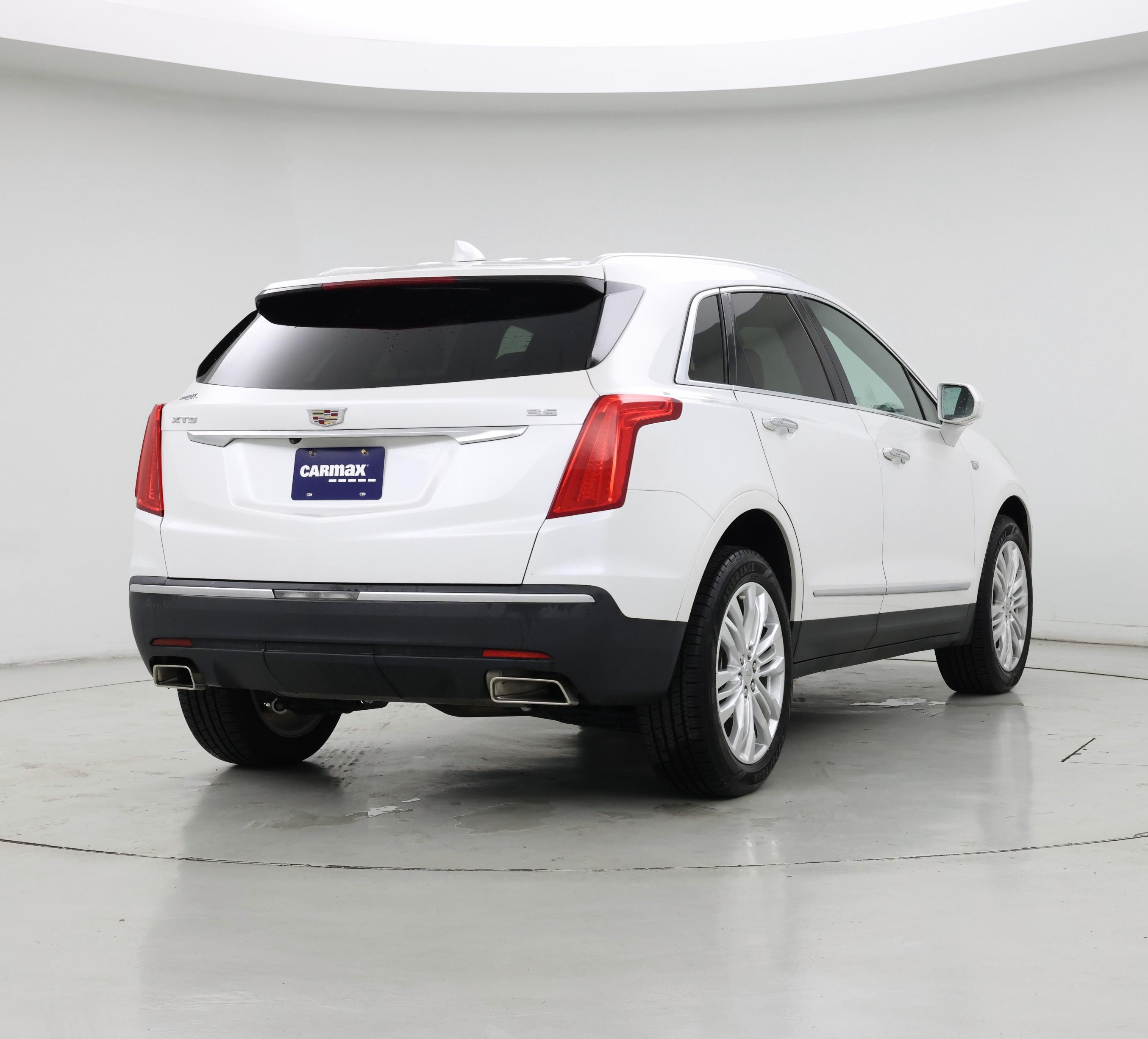 Thumbnail: 2017 Cadillac XT5 - 8