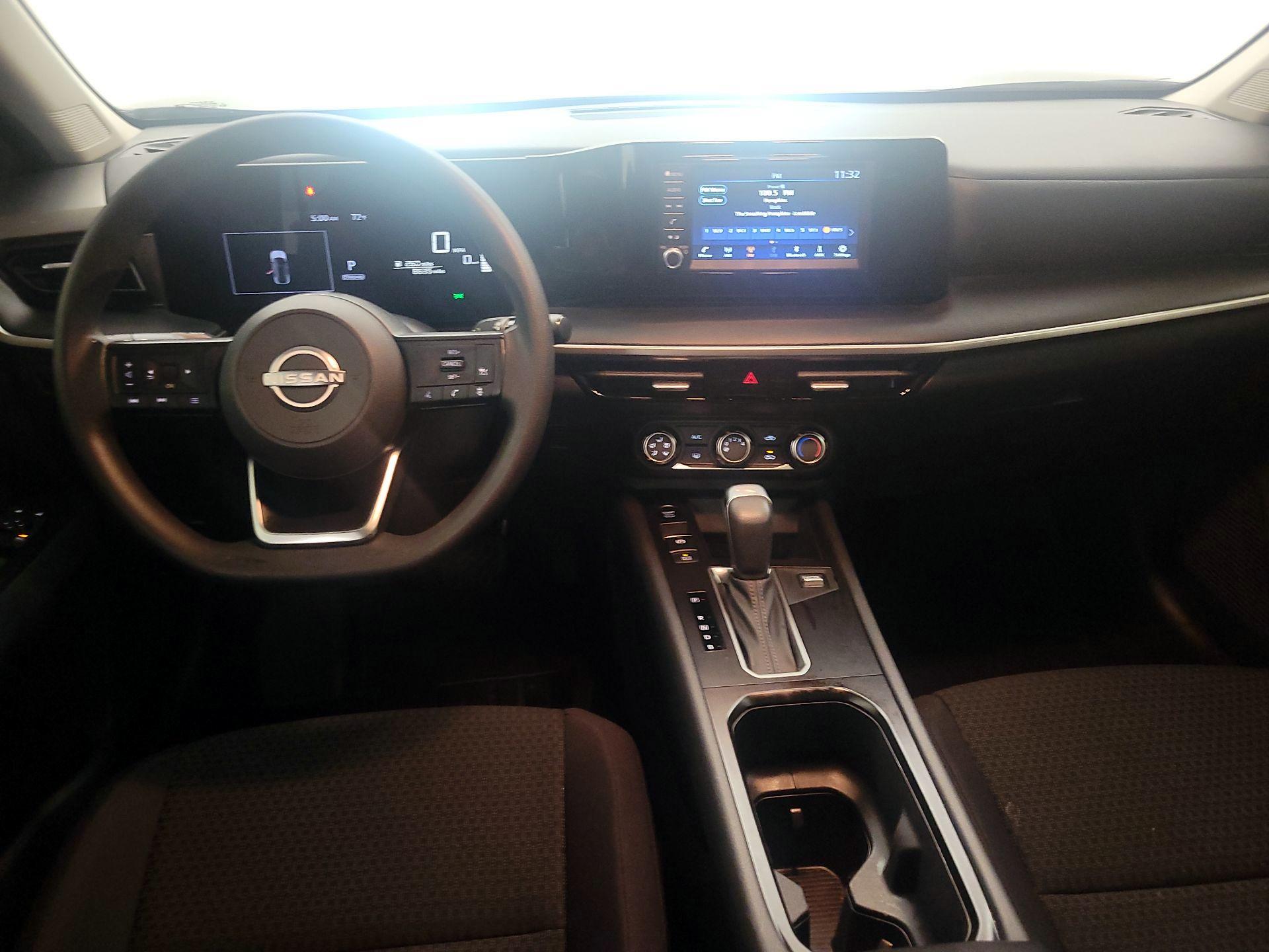 Thumbnail: 2025 Nissan Kicks - 9