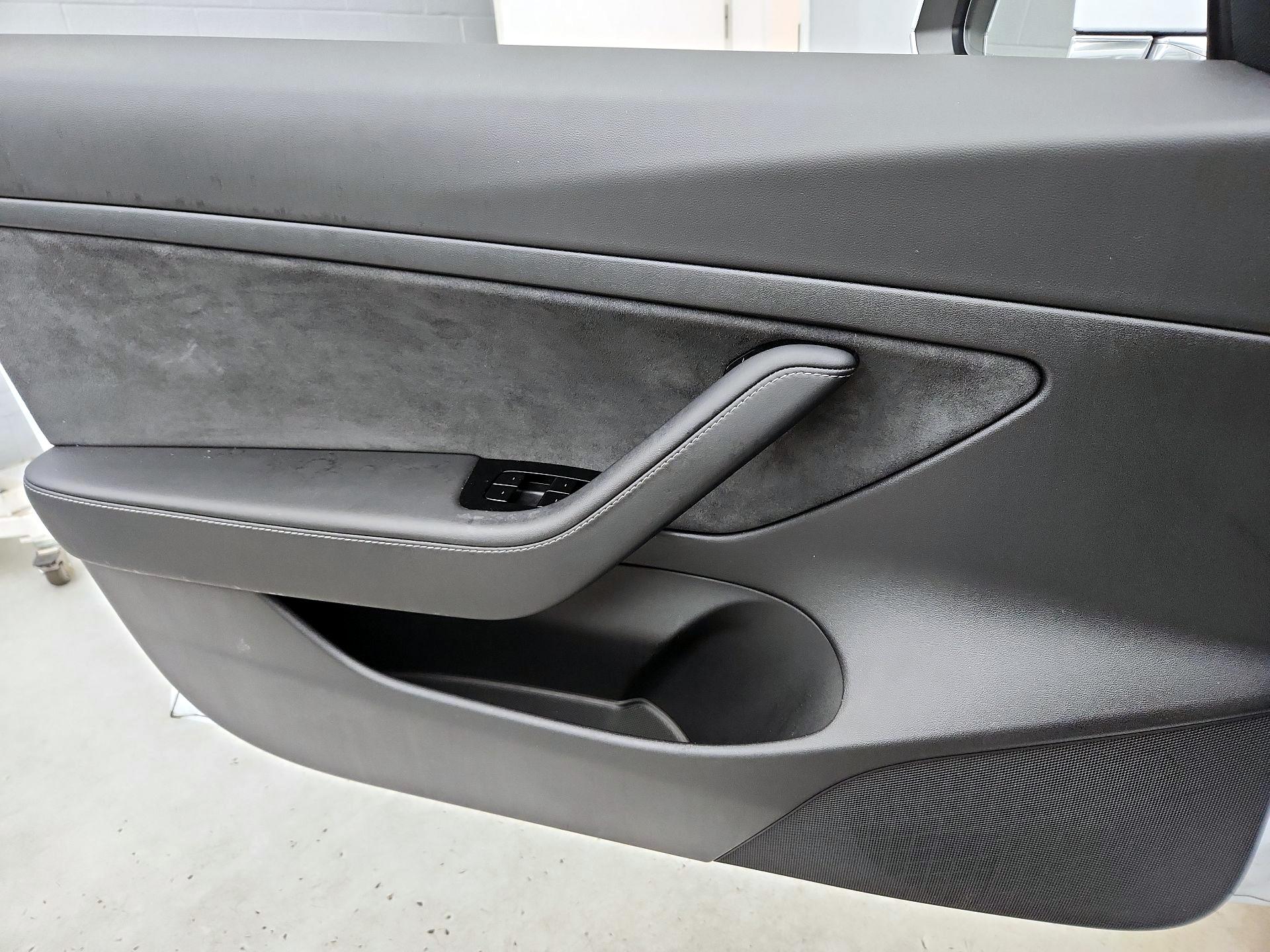 Thumbnail: 2020 Tesla Model 3 - 12