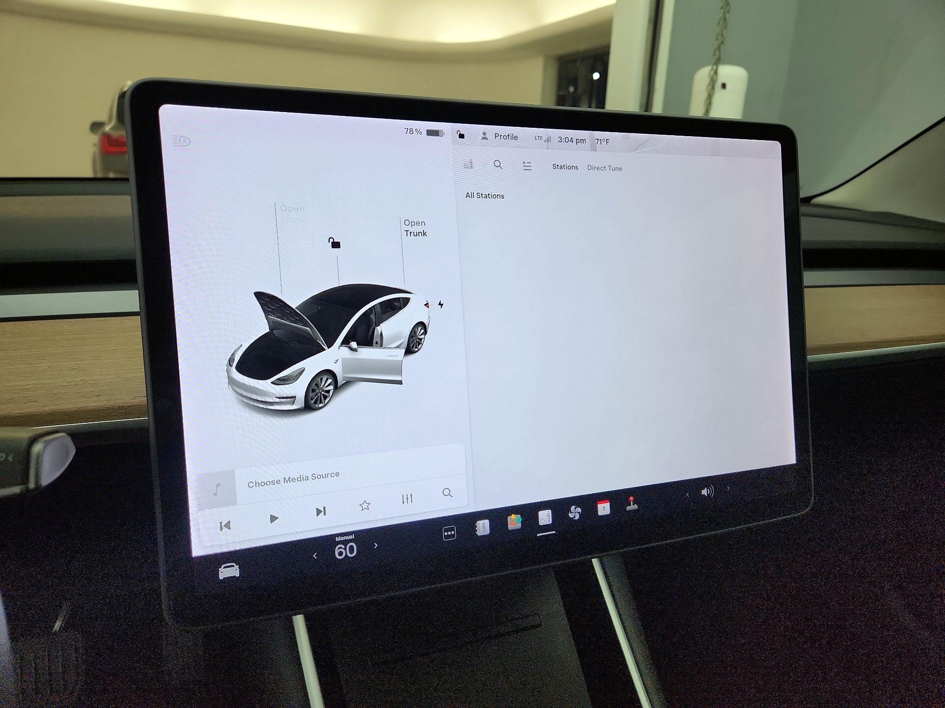 Thumbnail: 2020 Tesla Model 3 - 15