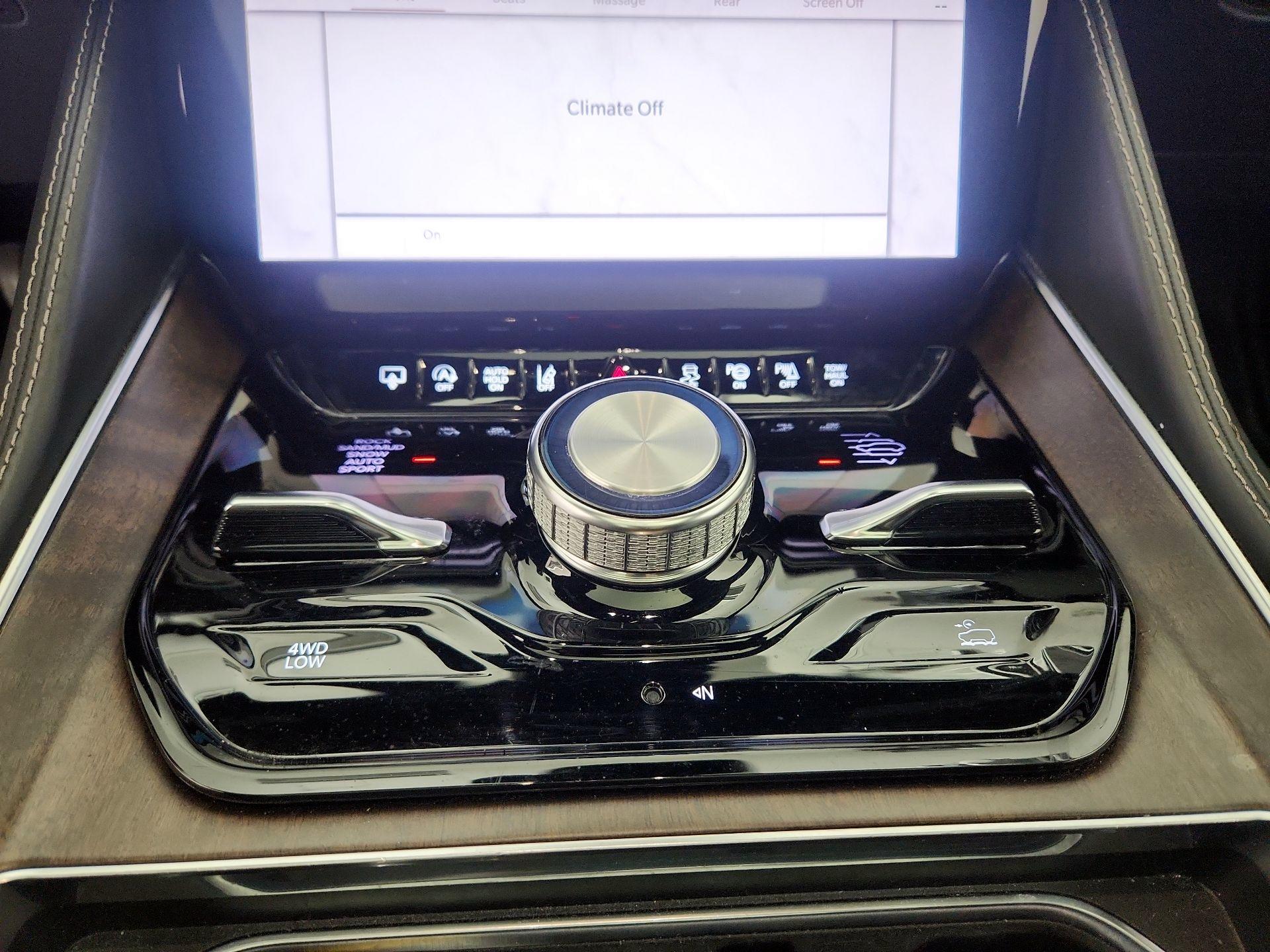 Thumbnail: 2023 Jeep Grand Wagoneer - 18