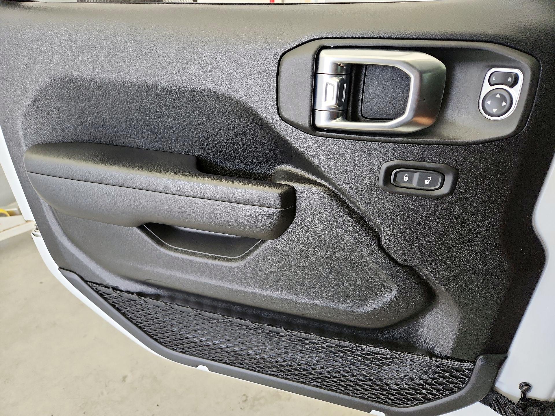 Thumbnail: 2021 Jeep Wrangler - 12