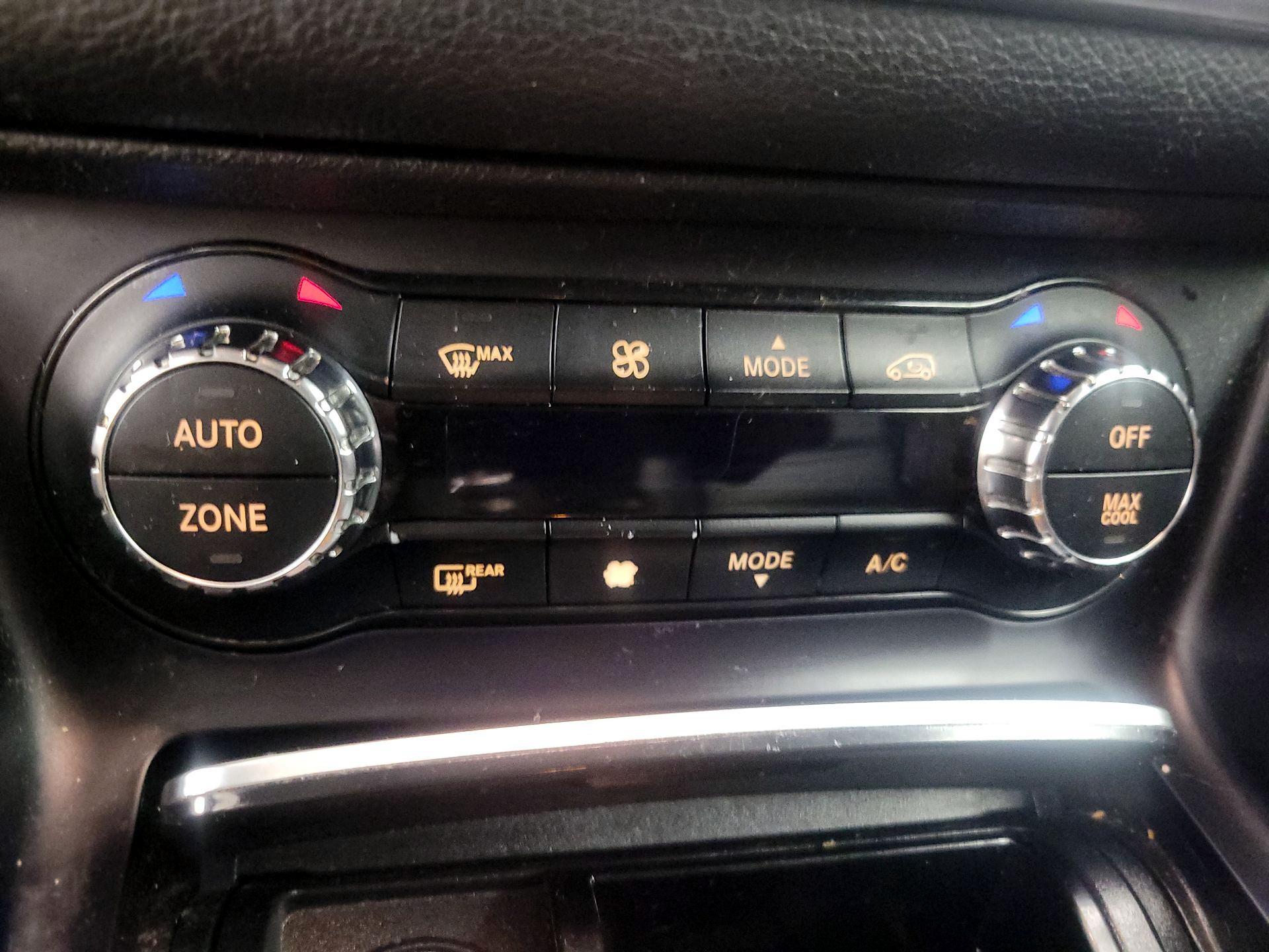 Thumbnail: 2019 Mercedes-Benz GLA - 14