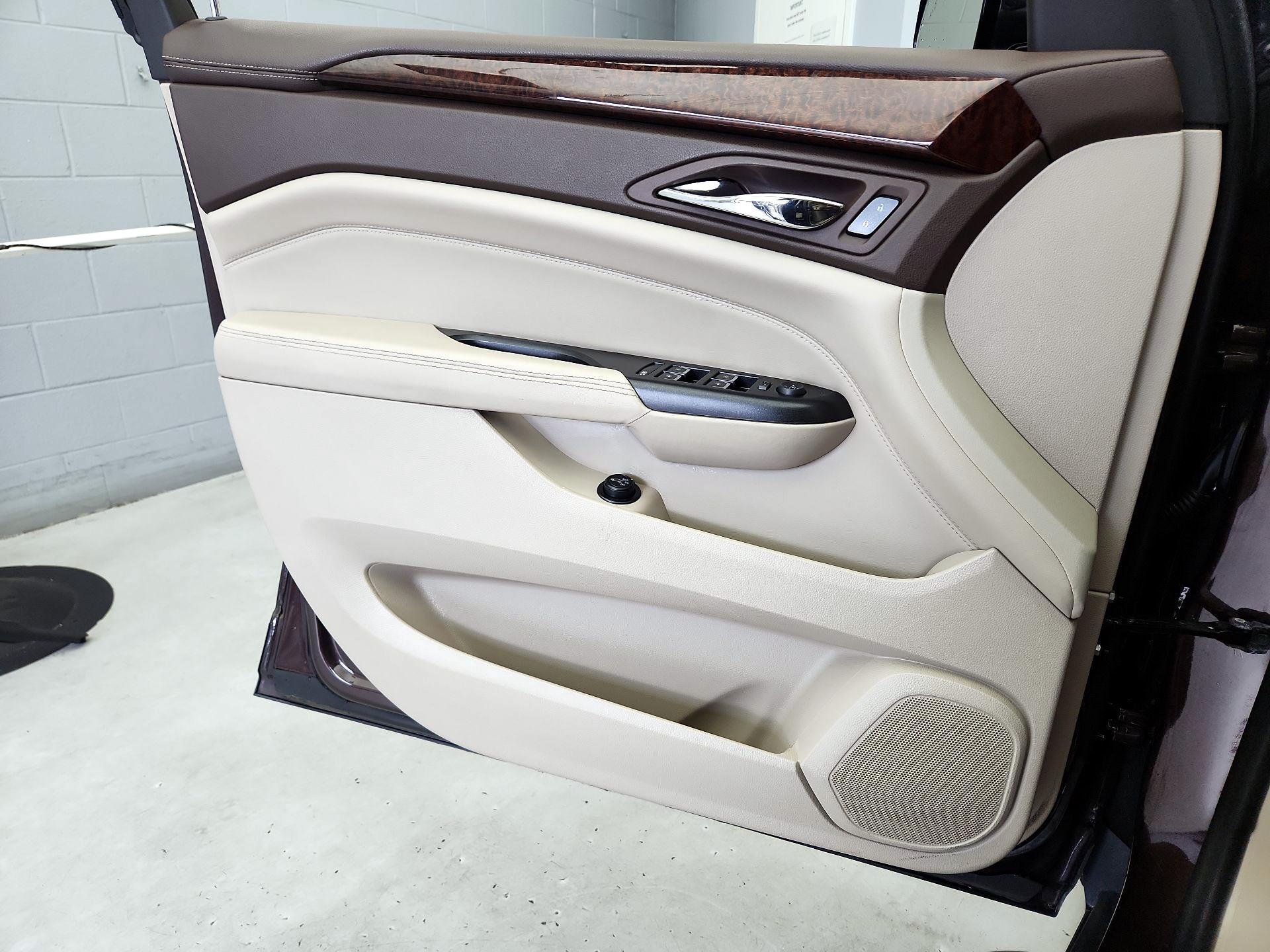 Thumbnail: 2016 Cadillac SRX - 12
