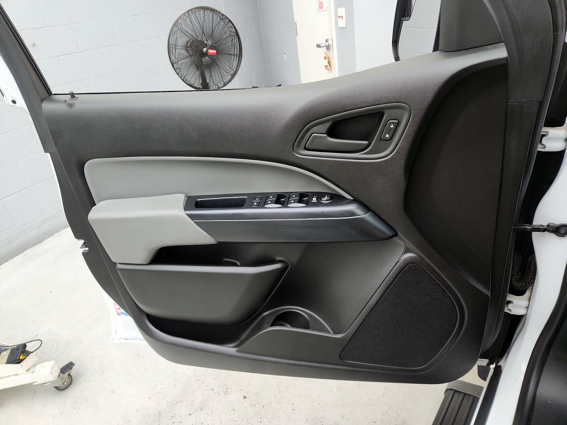 Thumbnail: 2016 Chevrolet Colorado - 12