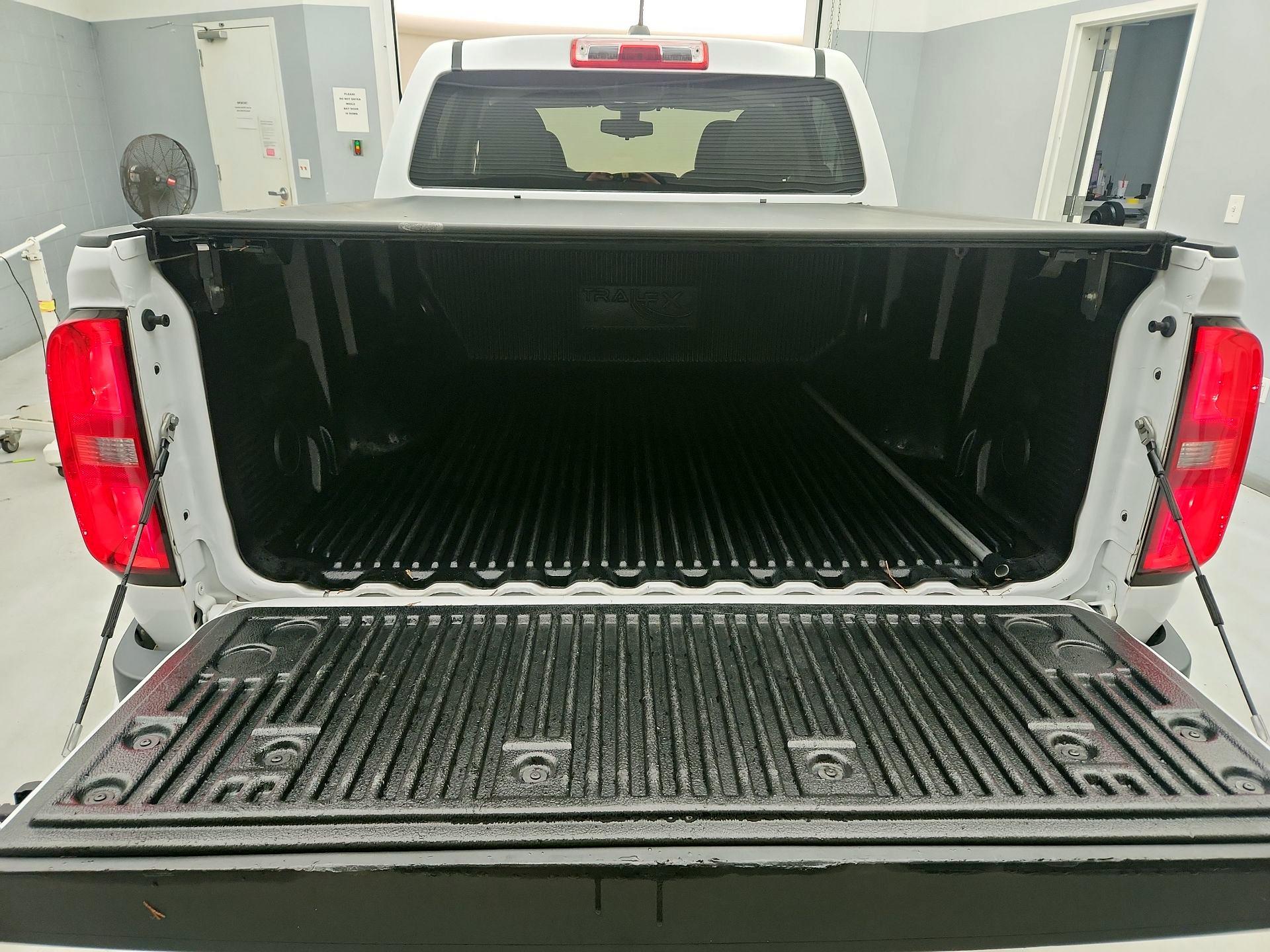 Thumbnail: 2016 Chevrolet Colorado - 20