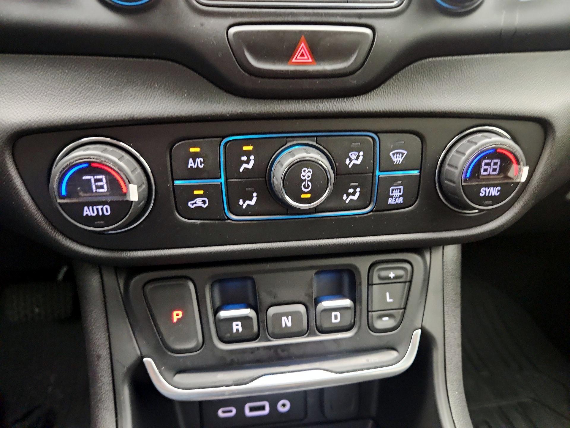 Thumbnail: 2021 GMC Terrain - 17