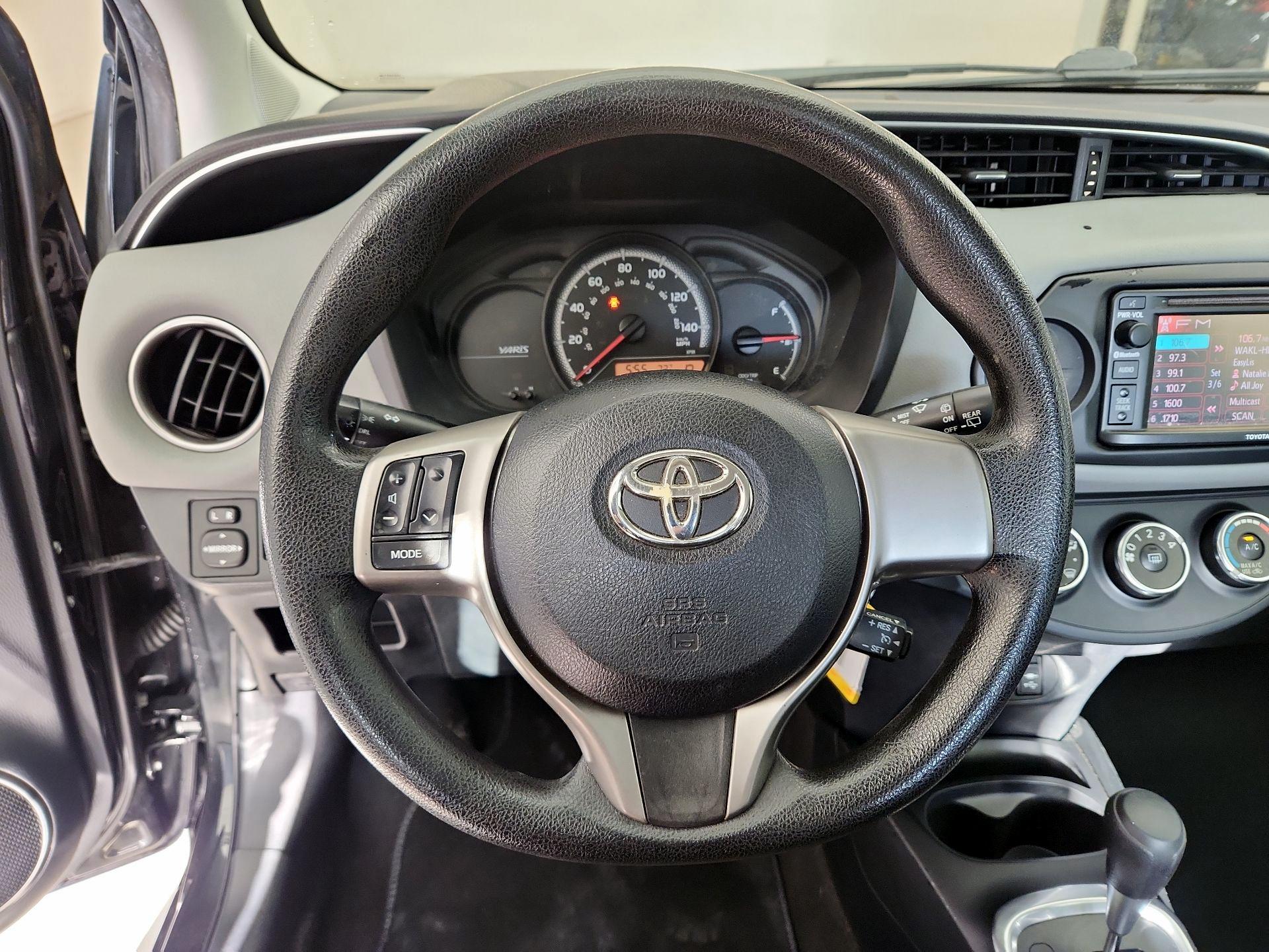 Thumbnail: 2015 Toyota Yaris - 10