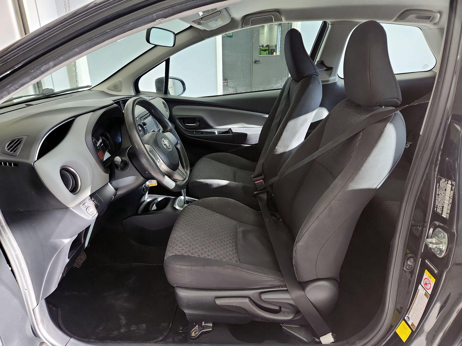 Thumbnail: 2015 Toyota Yaris - 11