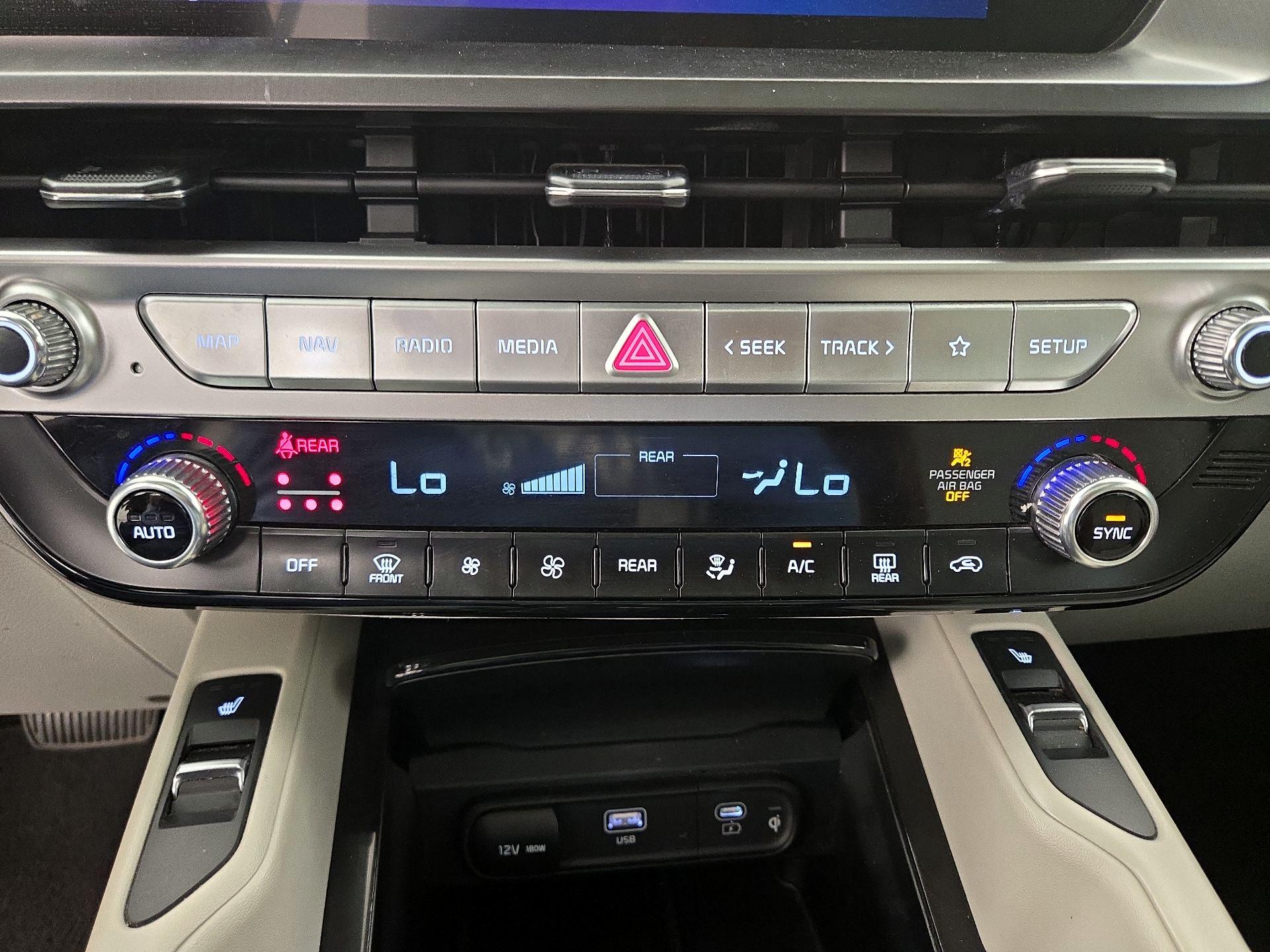 Thumbnail: 2024 Kia Telluride - 17