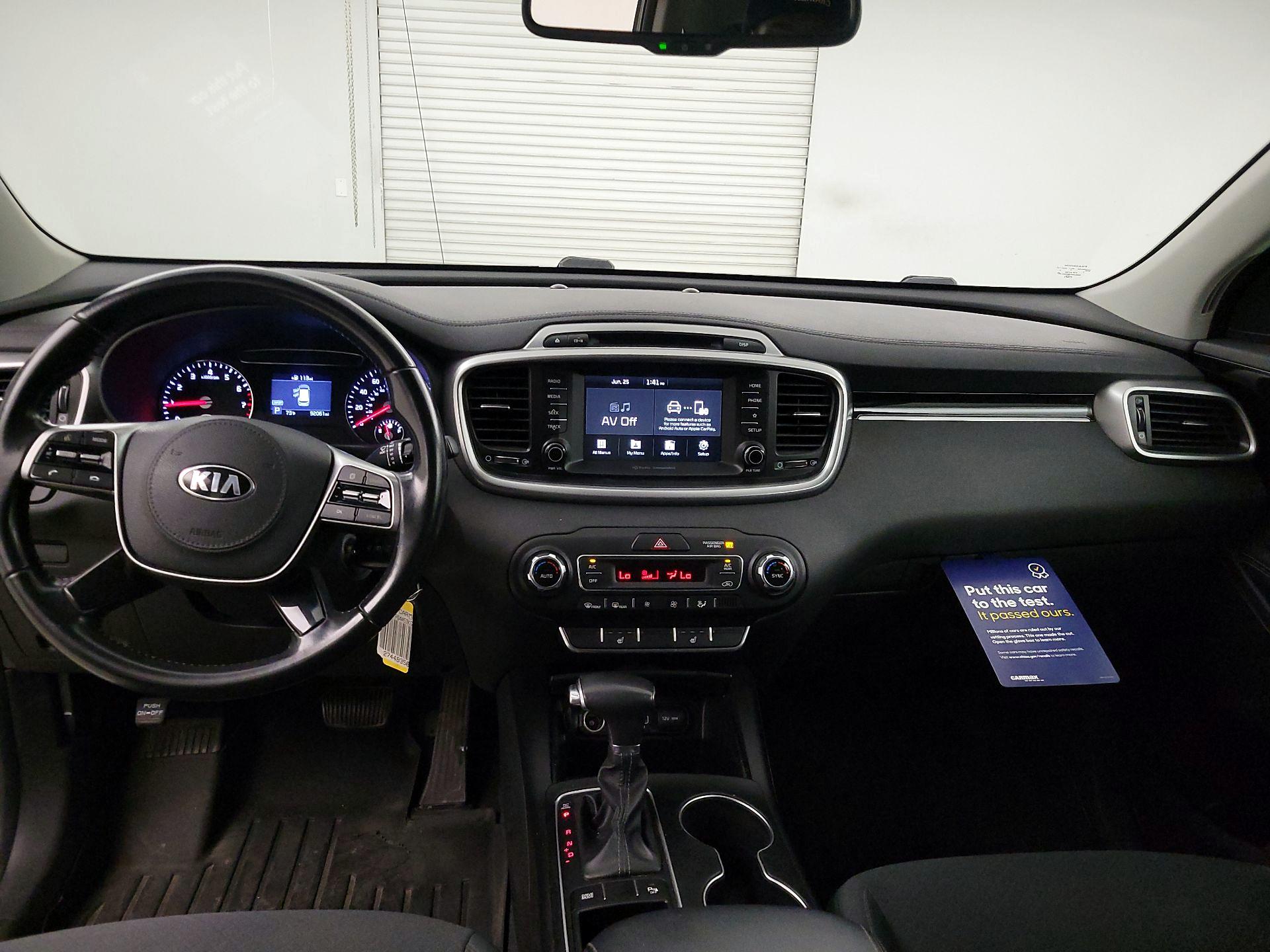 Thumbnail: 2019 Kia Sorento - 9