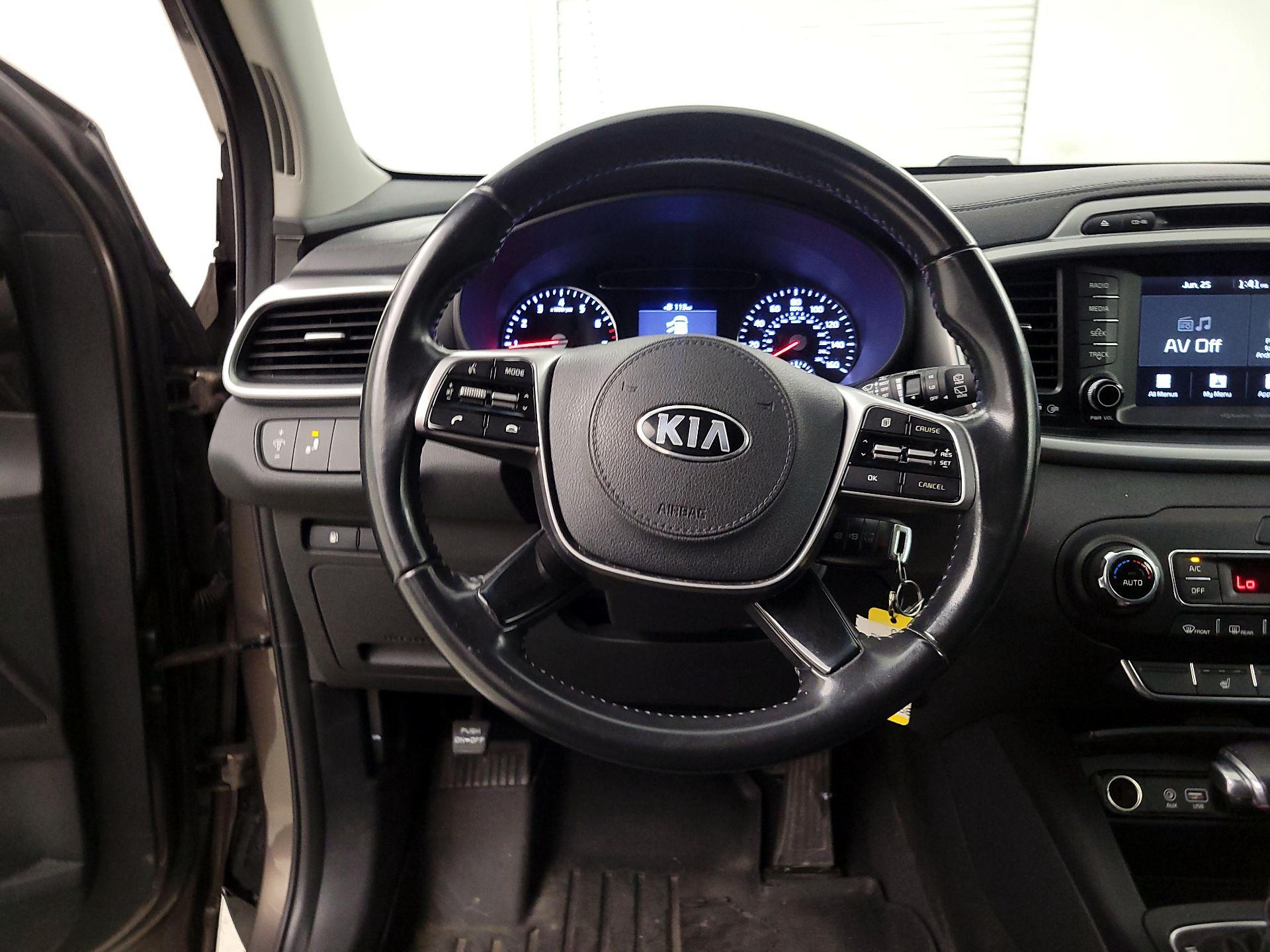 Thumbnail: 2019 Kia Sorento - 10