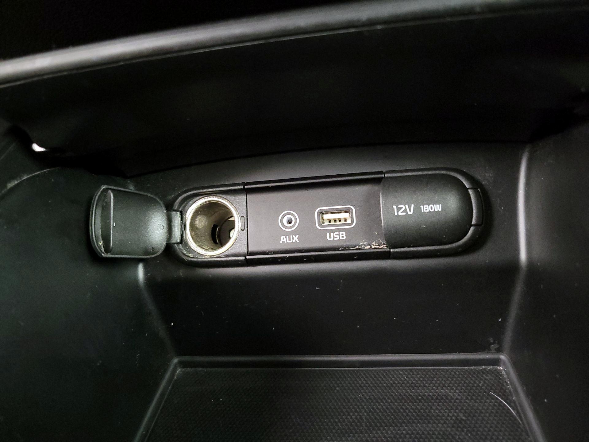 Thumbnail: 2019 Kia Sorento - 18