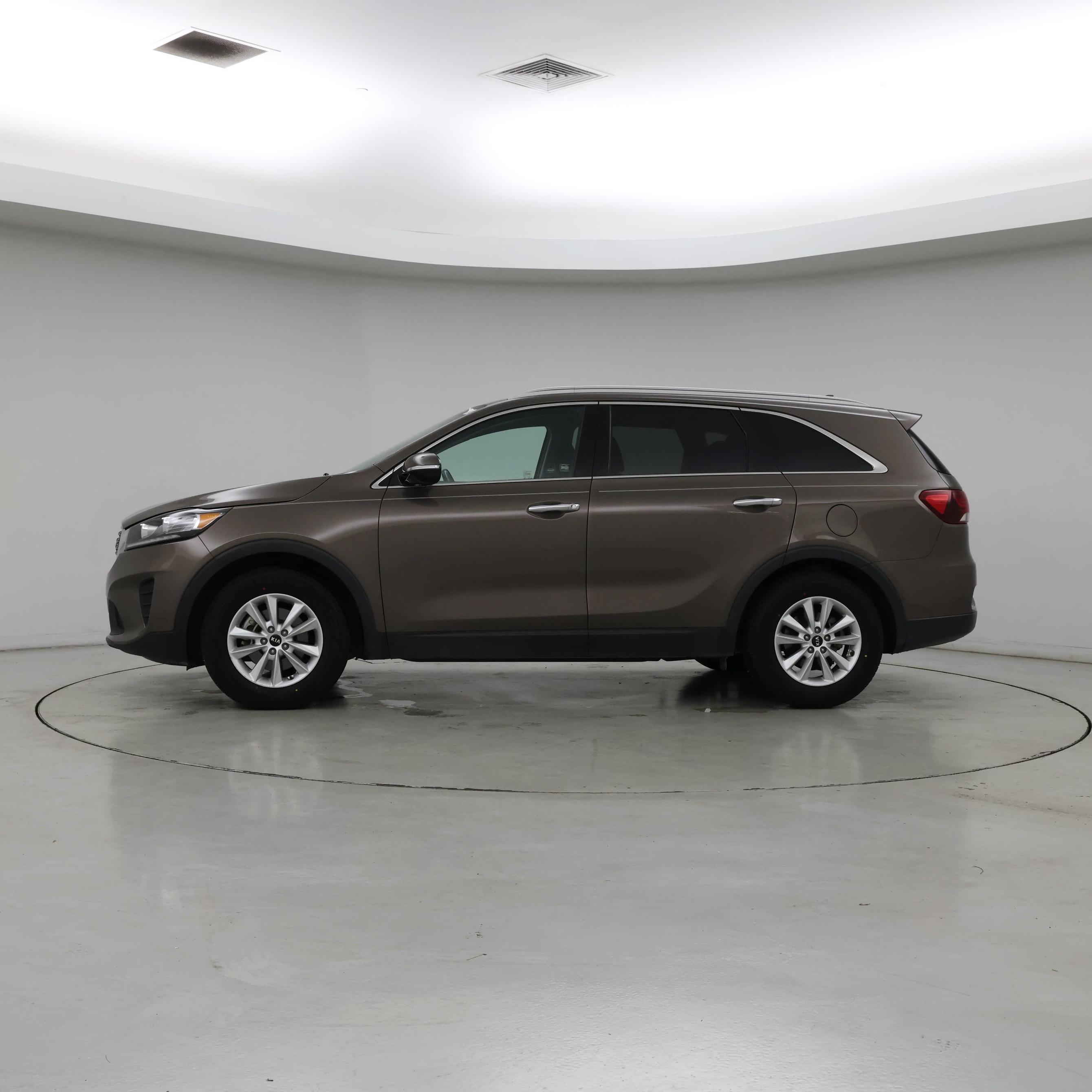Thumbnail: 2019 Kia Sorento - 3