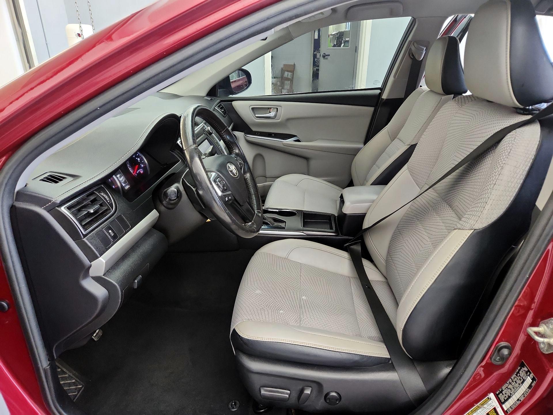 Thumbnail: 2017 Toyota Camry - 11