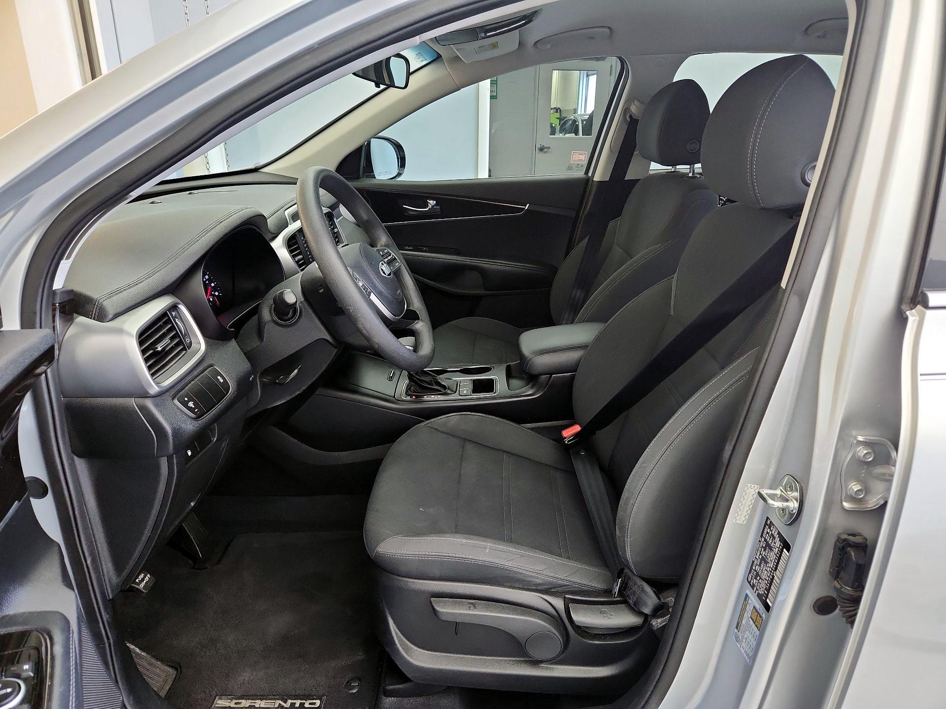 Thumbnail: 2019 Kia Sorento - 11