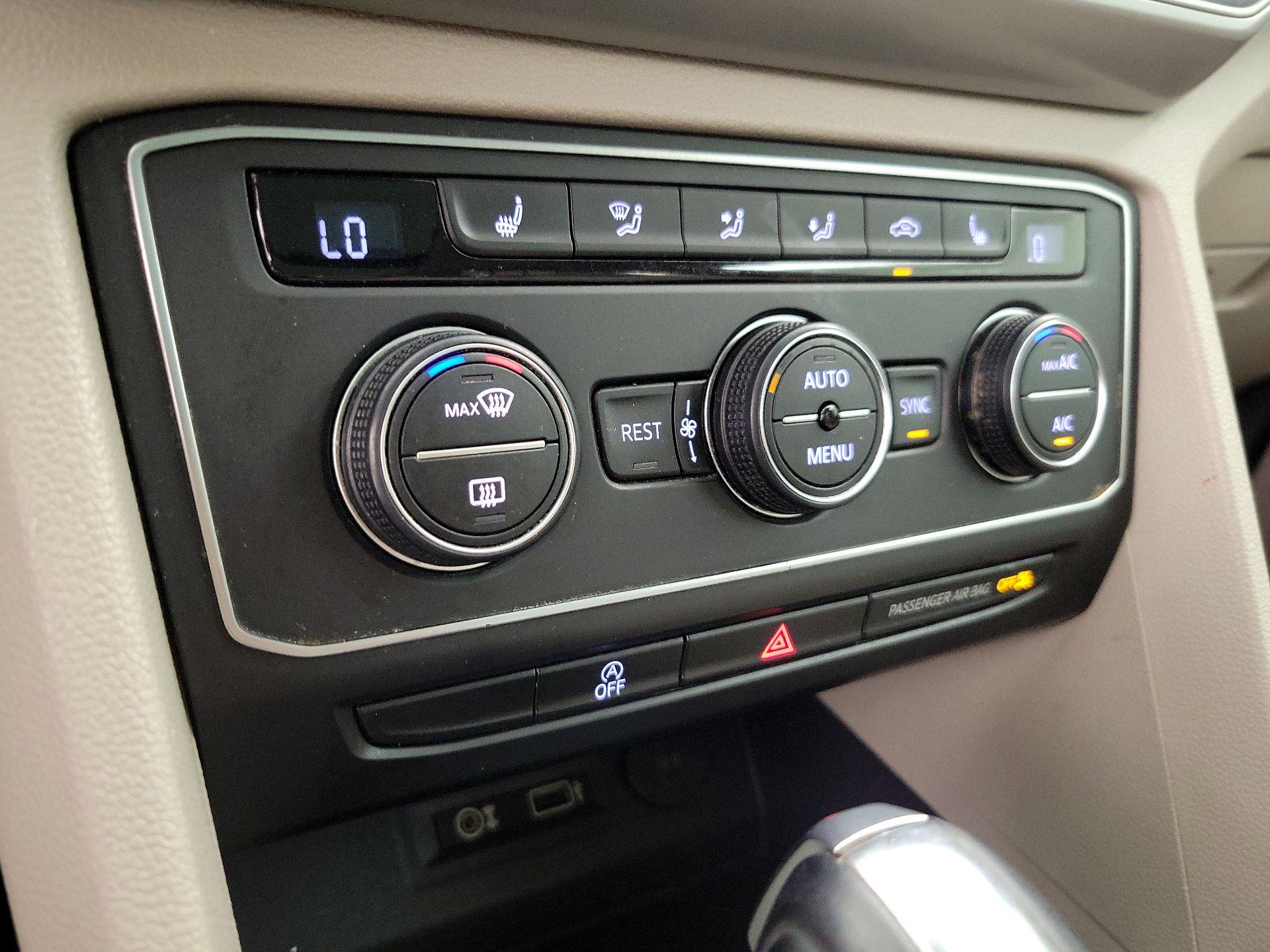Thumbnail: 2019 Volkswagen Atlas - 16