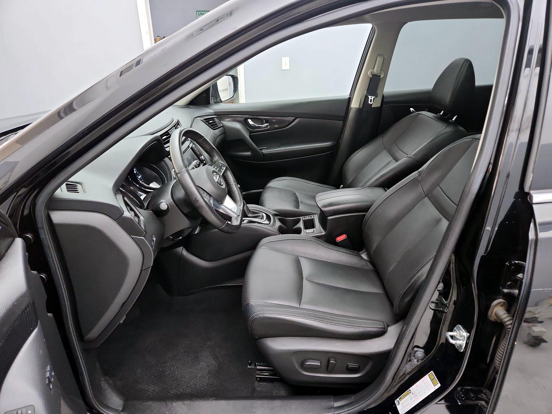 Thumbnail: 2018 Nissan Rogue - 11