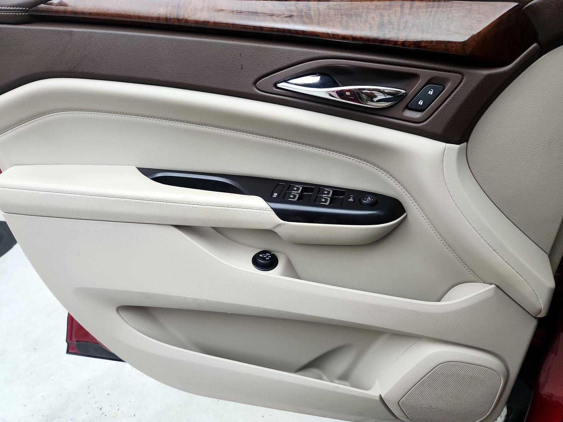 Thumbnail: 2014 Cadillac SRX - 12