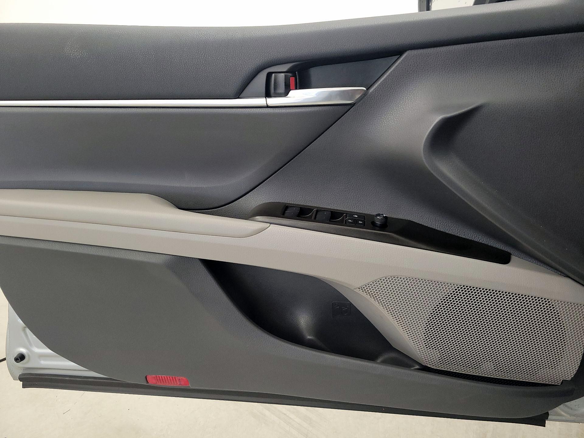 Thumbnail: 2022 Toyota Camry - 12