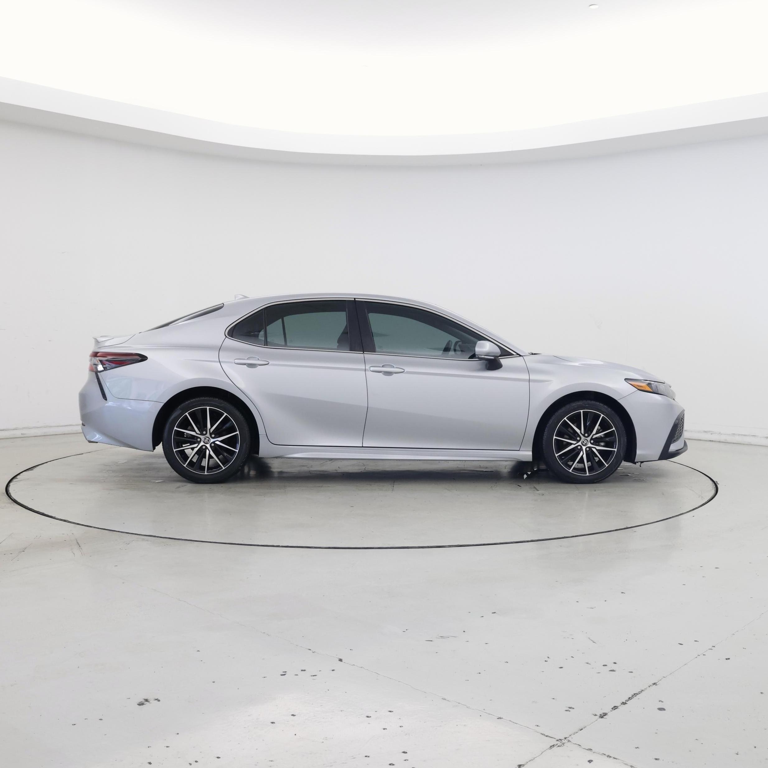 Thumbnail: 2022 Toyota Camry - 7